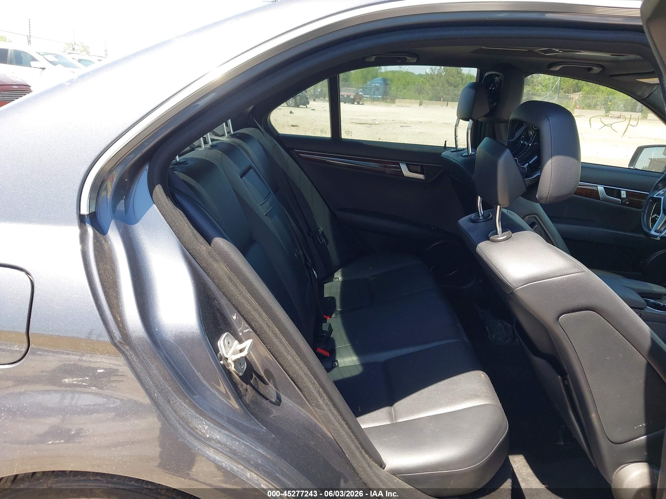 2013 Mercedes-benz C 300 Sport 4matic Black vin: WDDGF8AB1DR259700