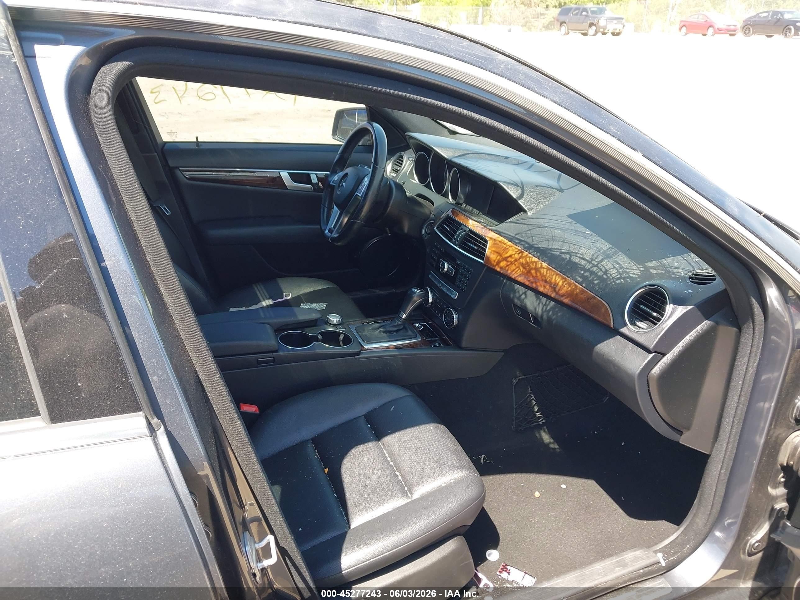 2013 Mercedes-benz C 300 Sport 4matic Black vin: WDDGF8AB1DR259700
