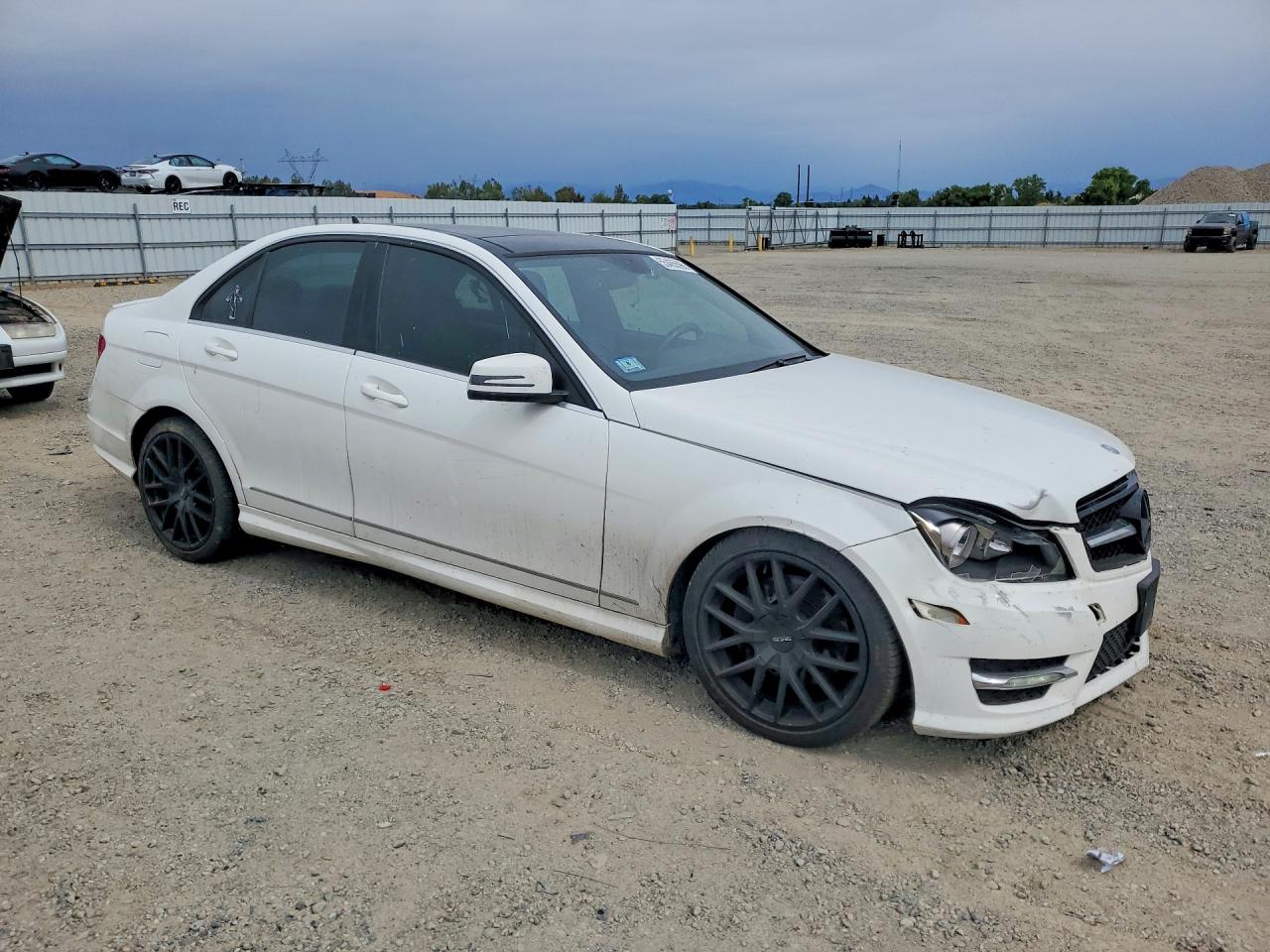 2013 Mercedes-benz C 300 4matic White vin: WDDGF8AB1DR267859