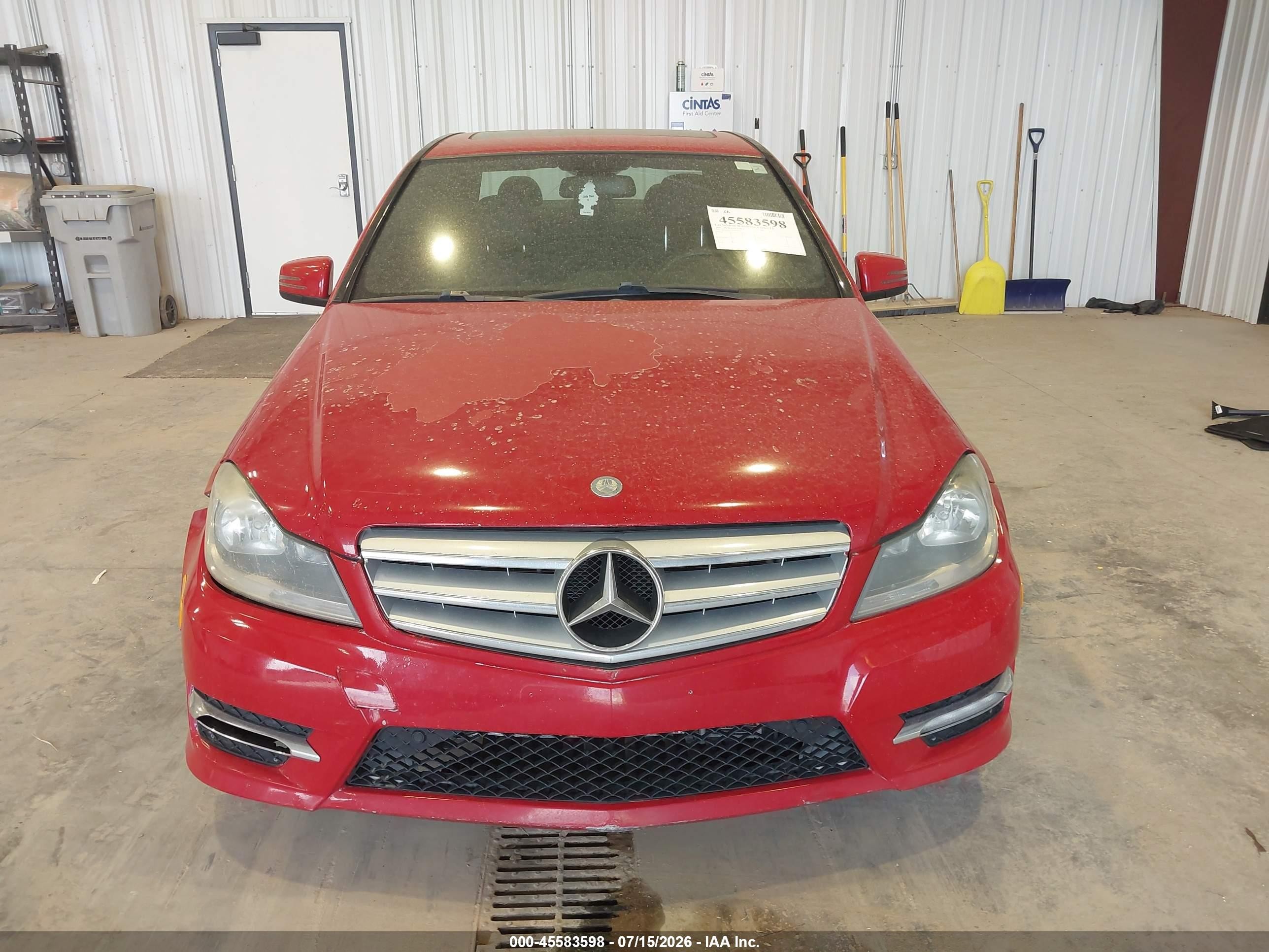 2013 Mercedes-benz C 300 Sport 4matic Красный vin: WDDGF8AB1DR282362
