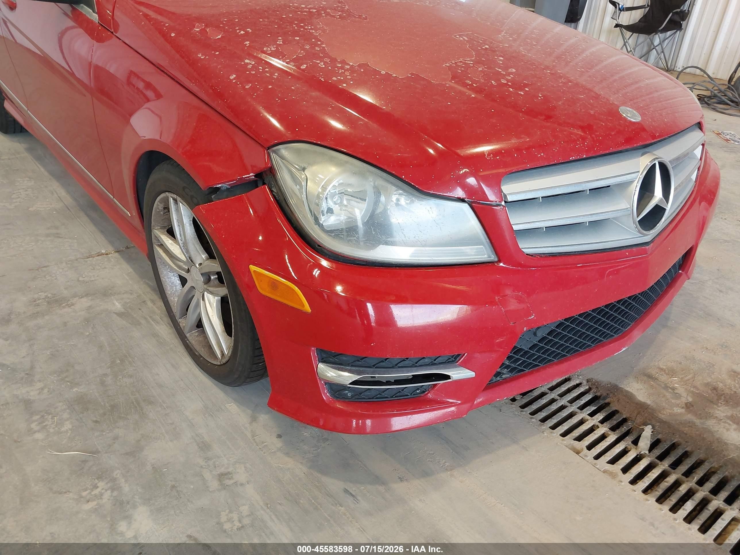 2013 Mercedes-benz C 300 Sport 4matic Красный vin: WDDGF8AB1DR282362