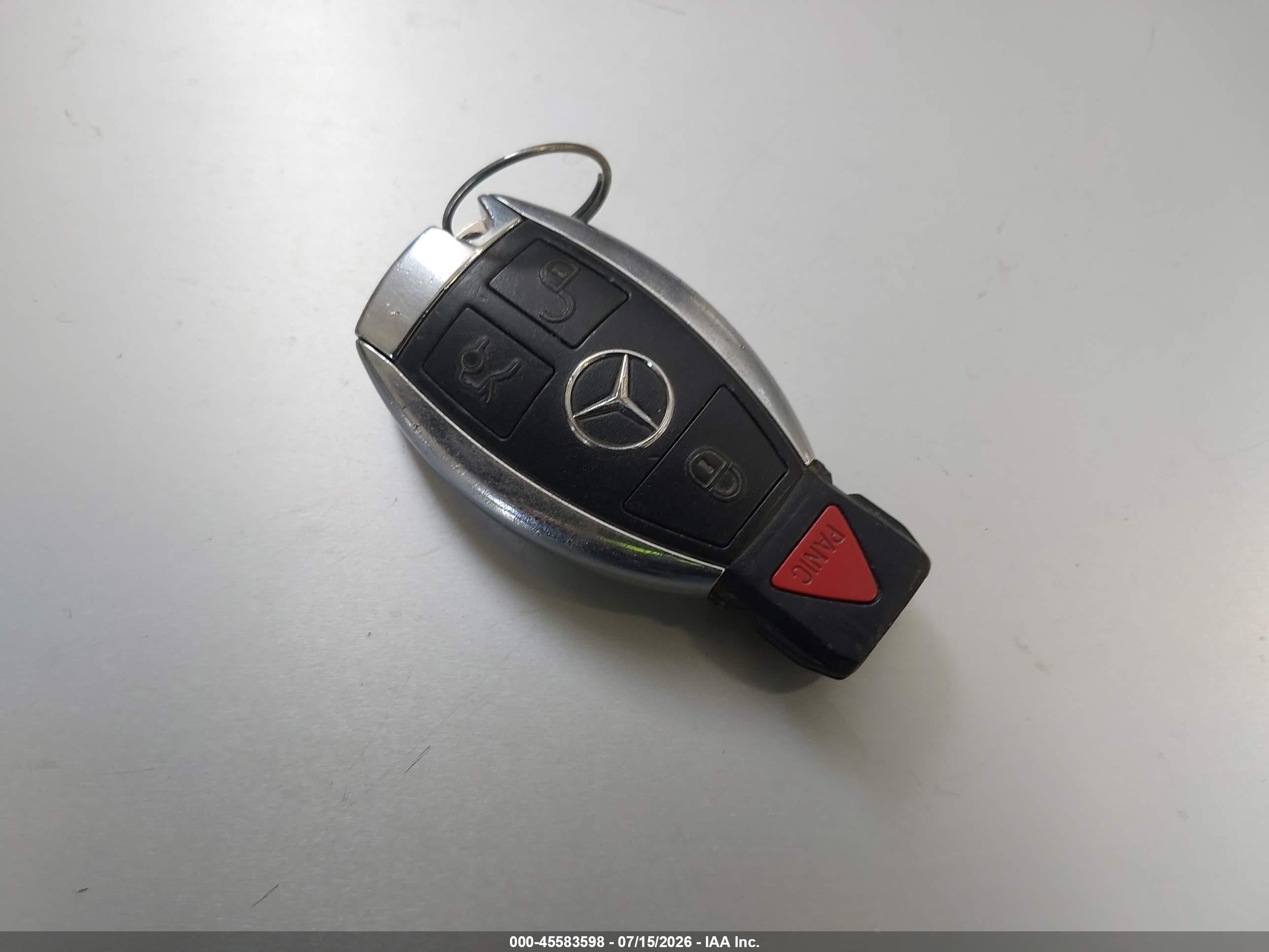 2013 Mercedes-benz C 300 Sport 4matic Красный vin: WDDGF8AB1DR282362