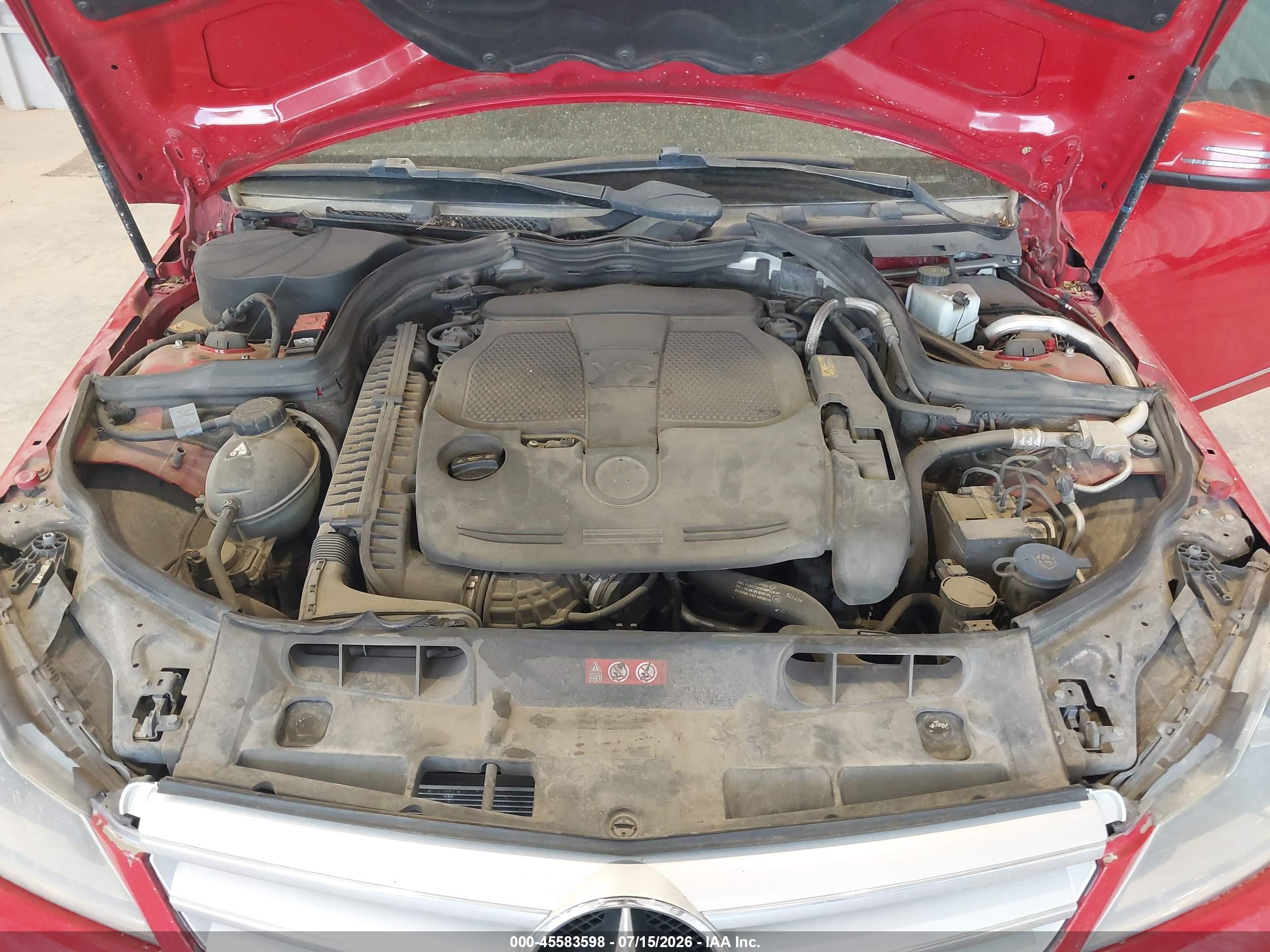 2013 Mercedes-benz C 300 Sport 4matic Красный vin: WDDGF8AB1DR282362