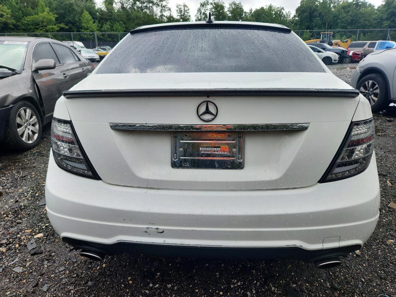2013 Mercedes-benz C 300 4matic Белый vin: WDDGF8AB1DR292731