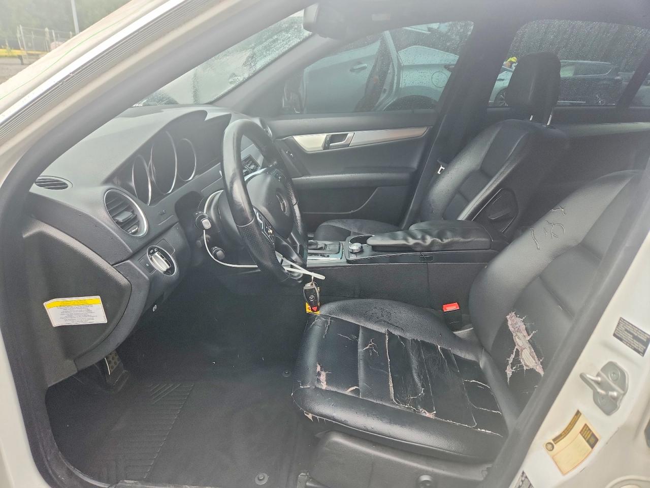 2013 Mercedes-benz C 300 4matic Белый vin: WDDGF8AB1DR292731