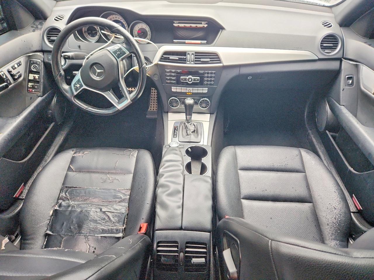 2013 Mercedes-benz C 300 4matic Белый vin: WDDGF8AB1DR292731