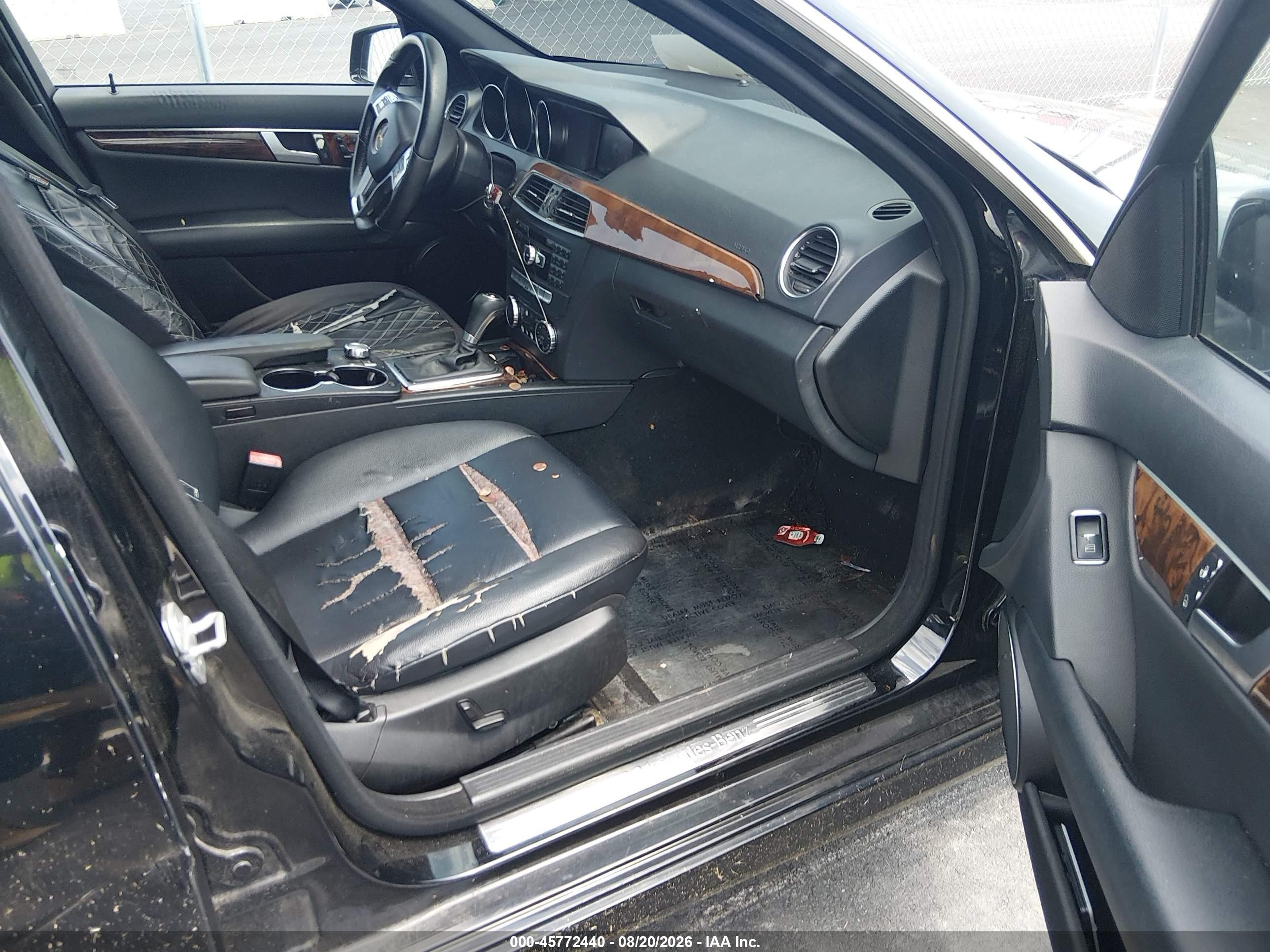 2013 Mercedes-benz C 300 Sport 4matic Black vin: WDDGF8AB1DR301217
