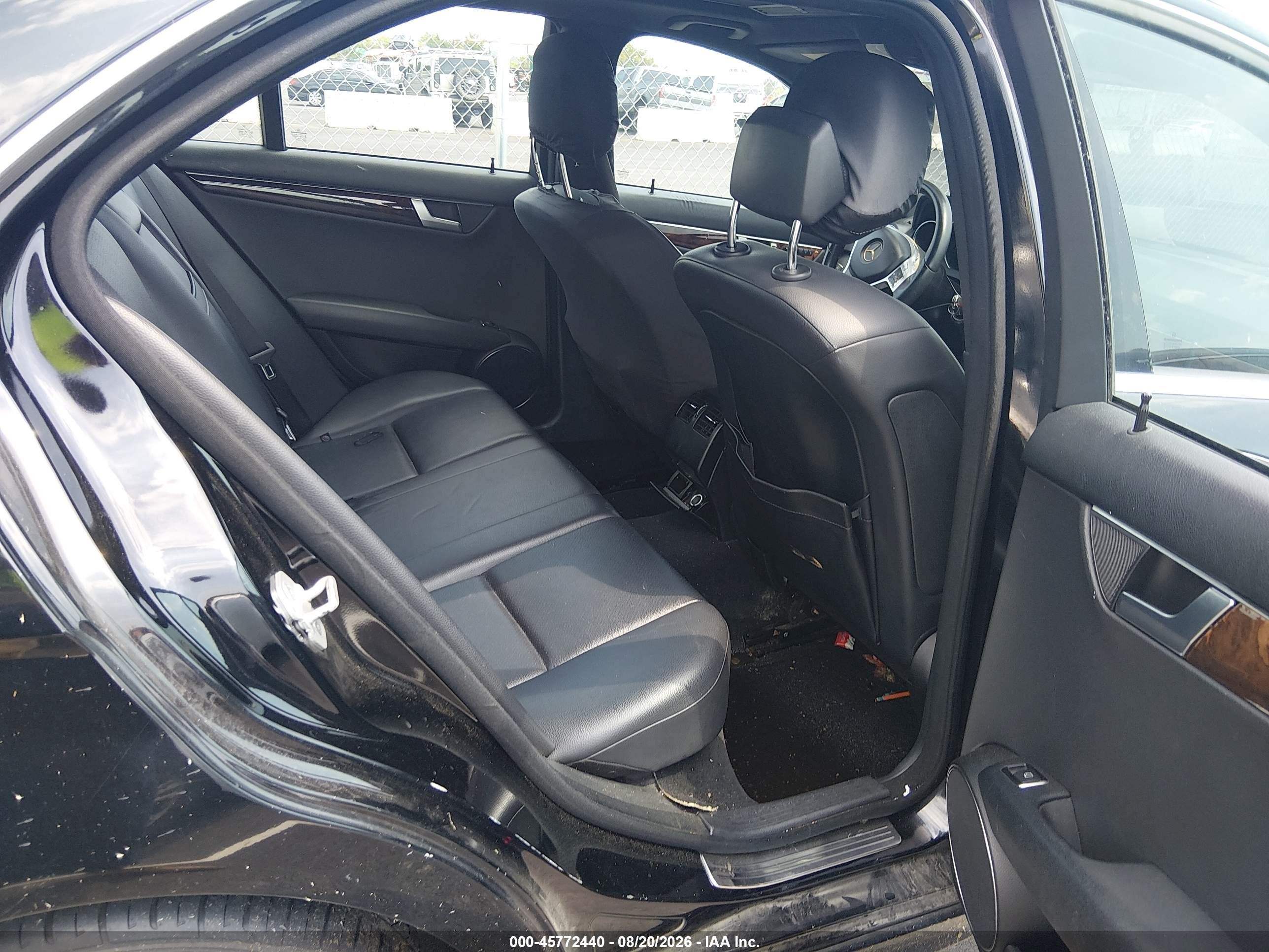 2013 Mercedes-benz C 300 Sport 4matic Black vin: WDDGF8AB1DR301217