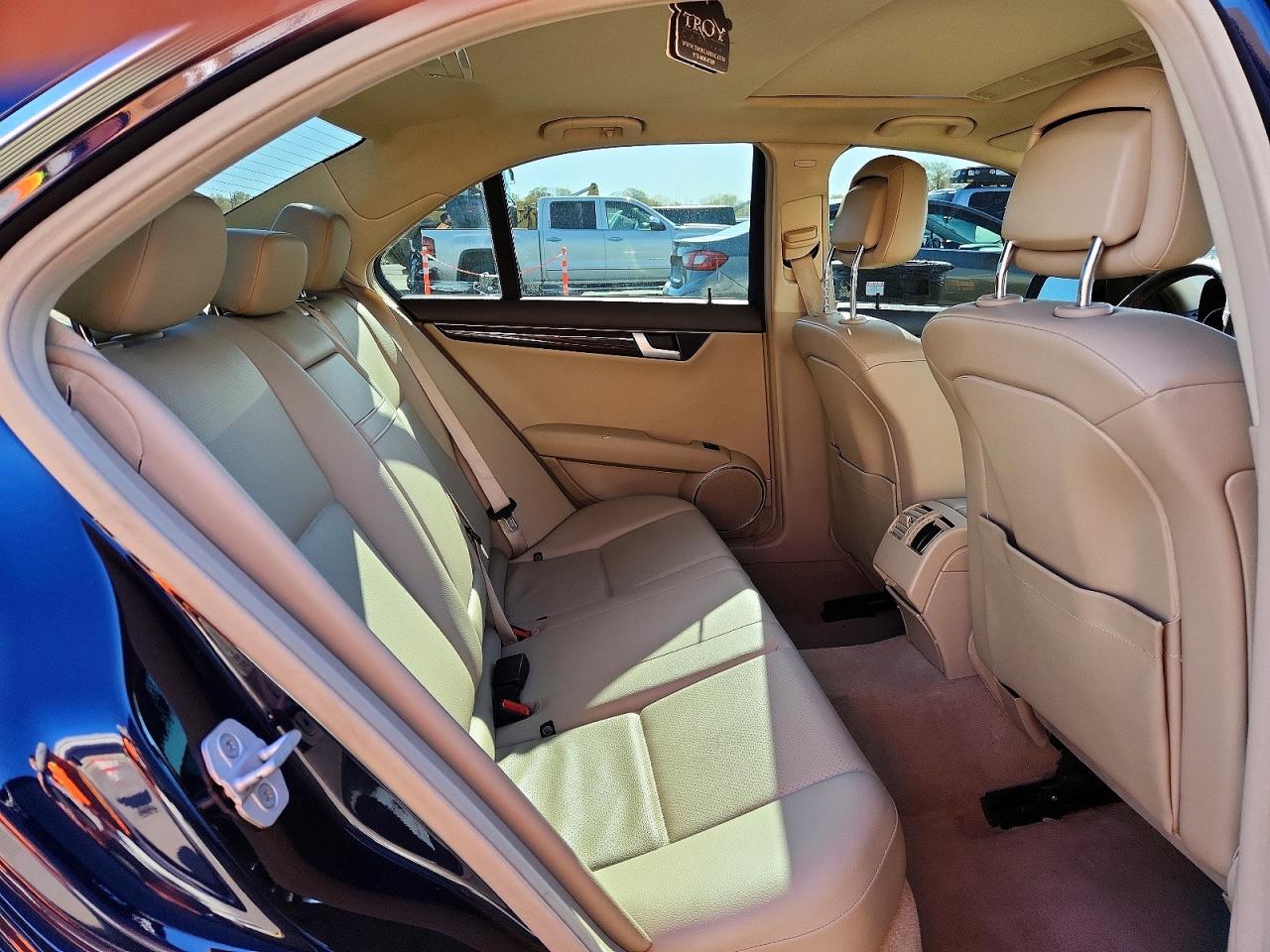 2014 Mercedes-benz C 300 4matic Blue vin: WDDGF8AB1EA907682