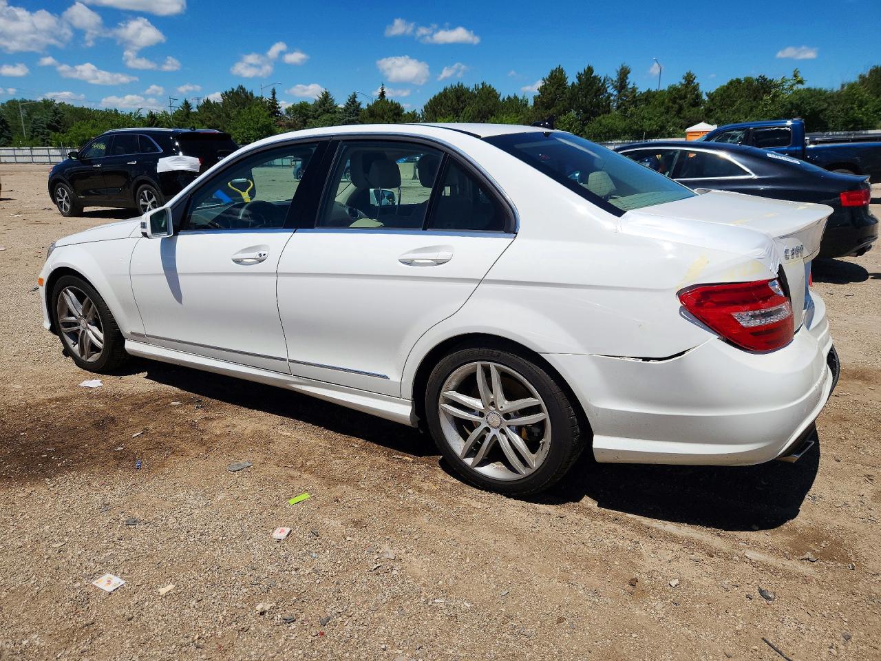 2014 Mercedes-benz C 300 4matic White vin: WDDGF8AB1EA938429