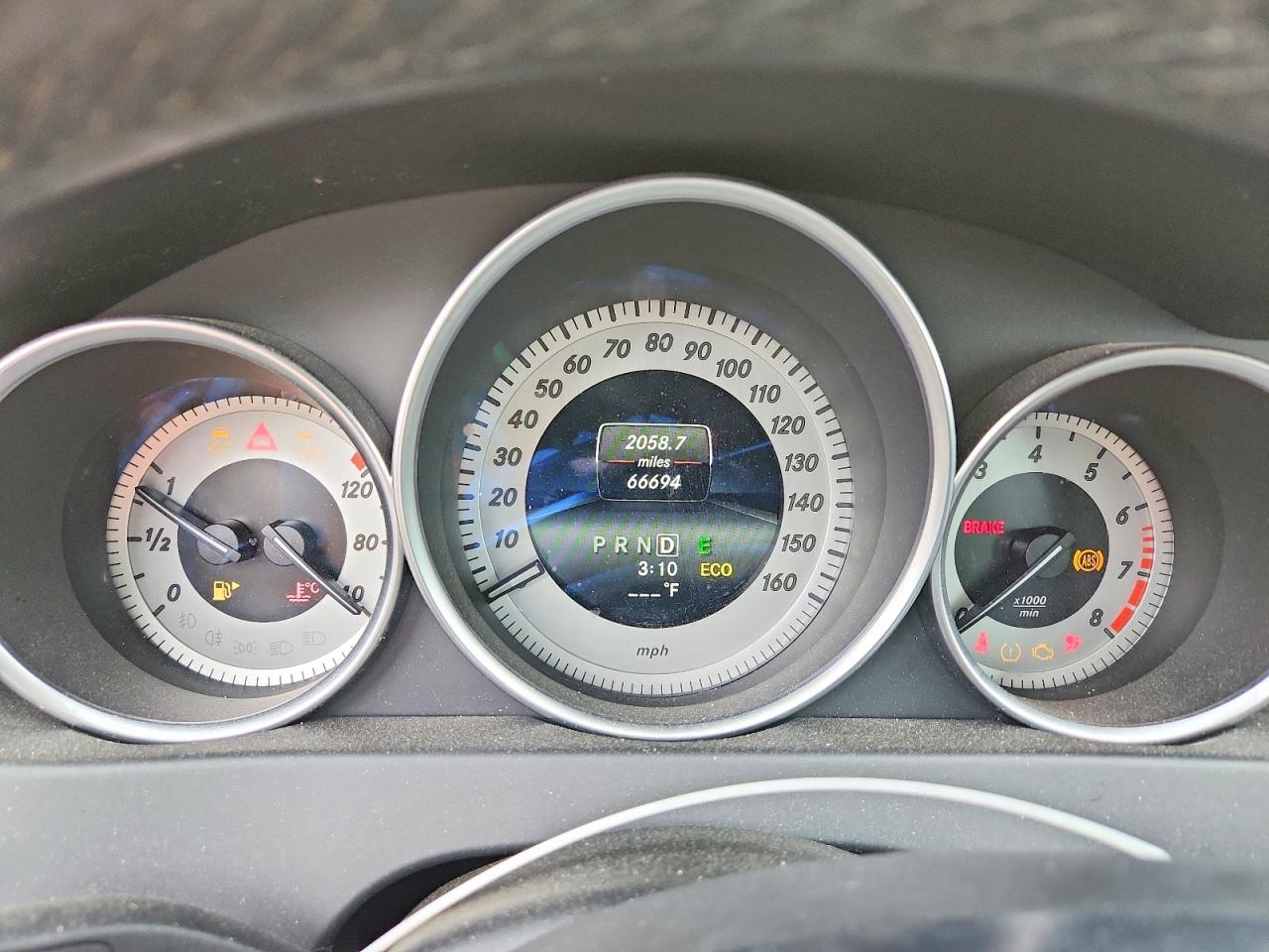 2014 Mercedes-benz C 300 4matic Silver vin: WDDGF8AB1EA960253