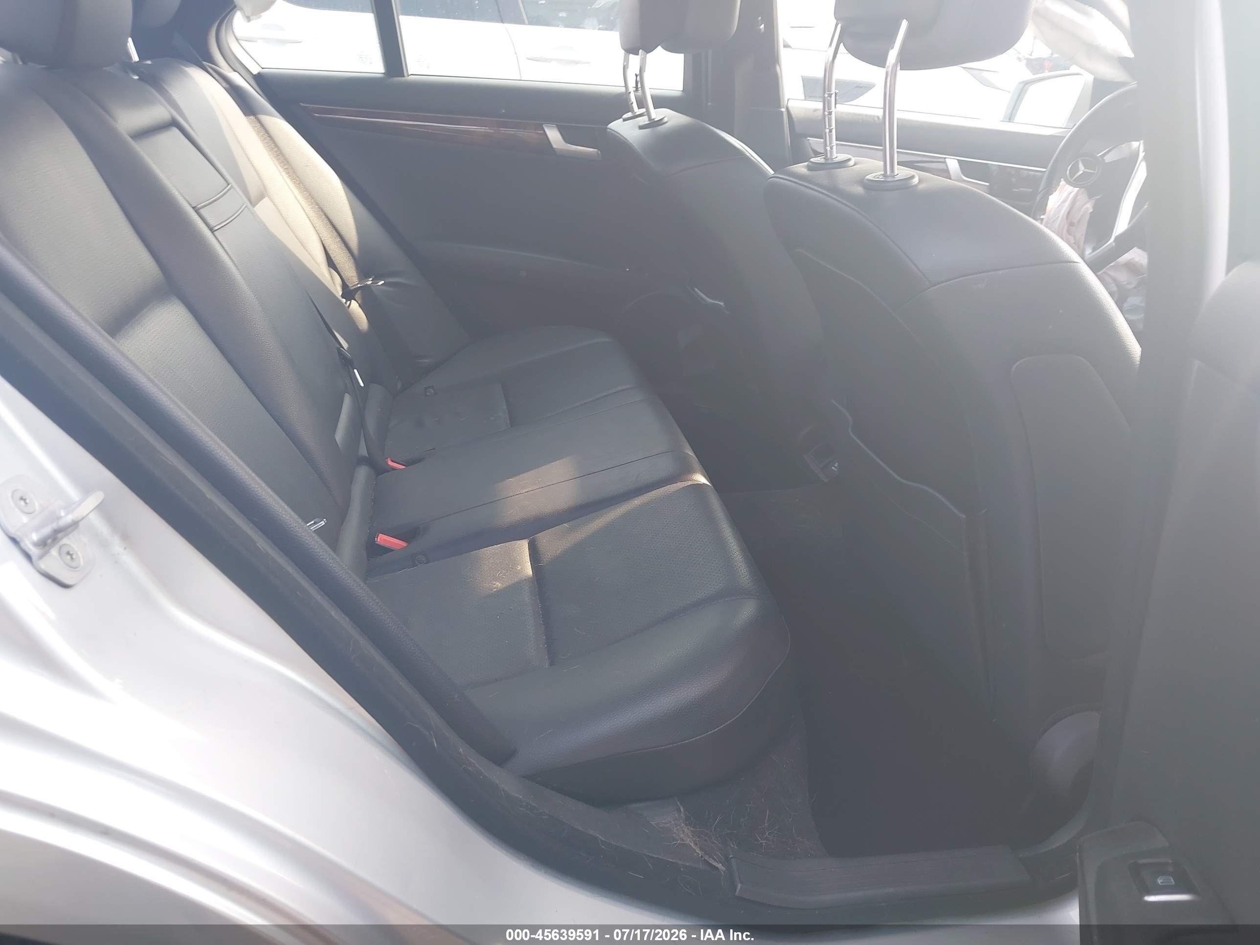 2014 Mercedes-benz C 300 Sport 4matic Silver vin: WDDGF8AB1EG185398