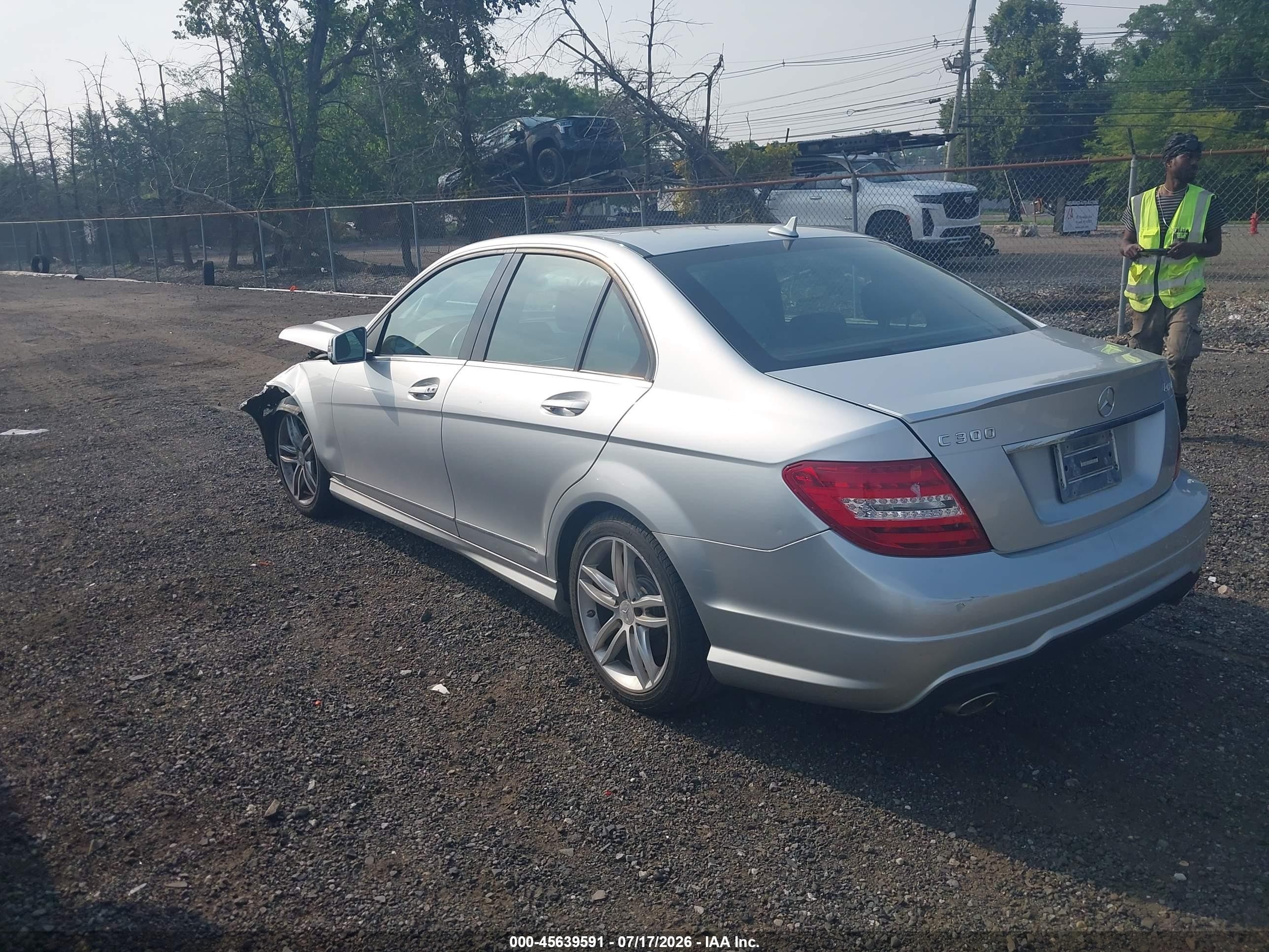 2014 Mercedes-benz C 300 Sport 4matic Silver vin: WDDGF8AB1EG185398
