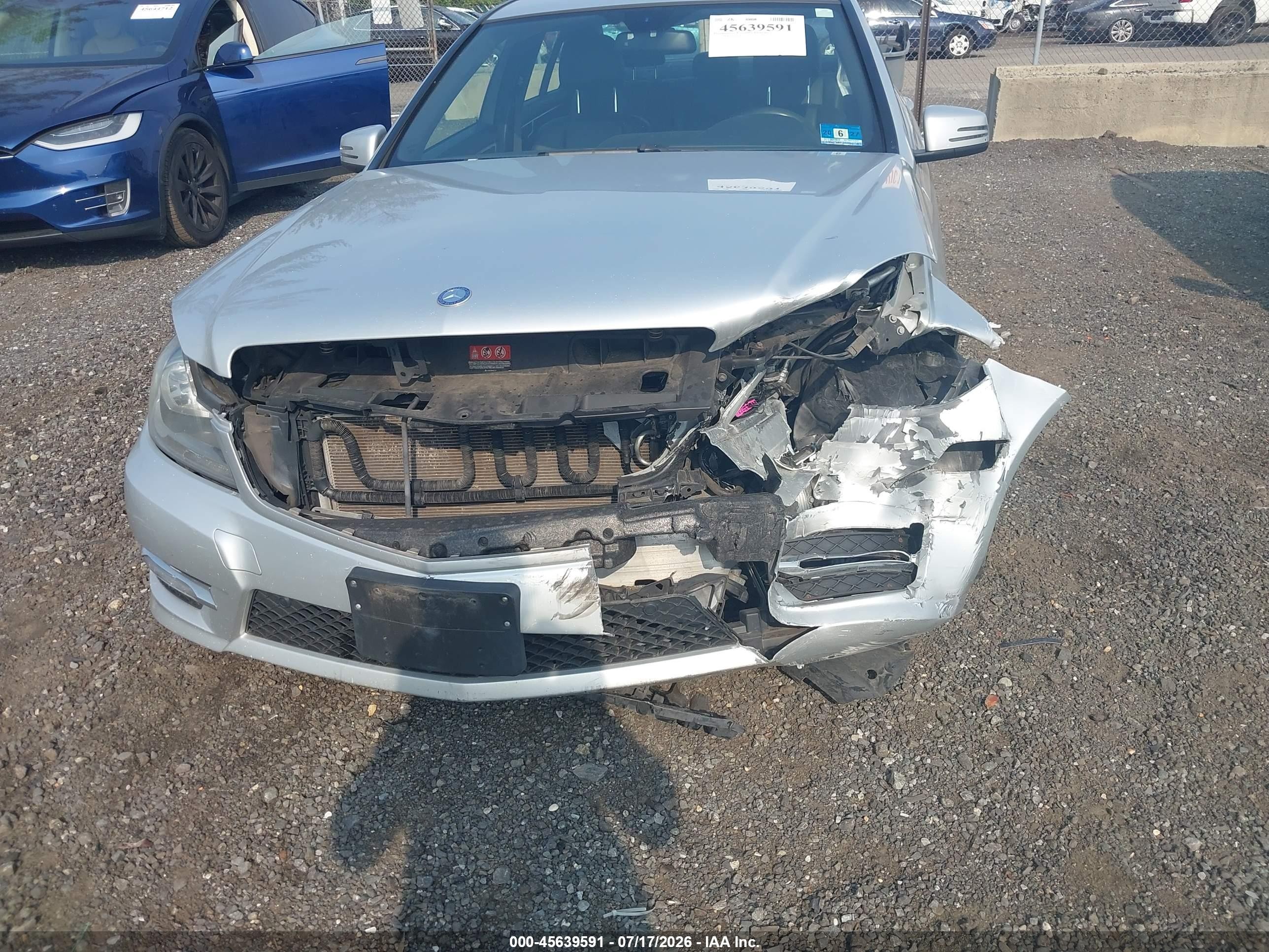2014 Mercedes-benz C 300 Sport 4matic Silver vin: WDDGF8AB1EG185398