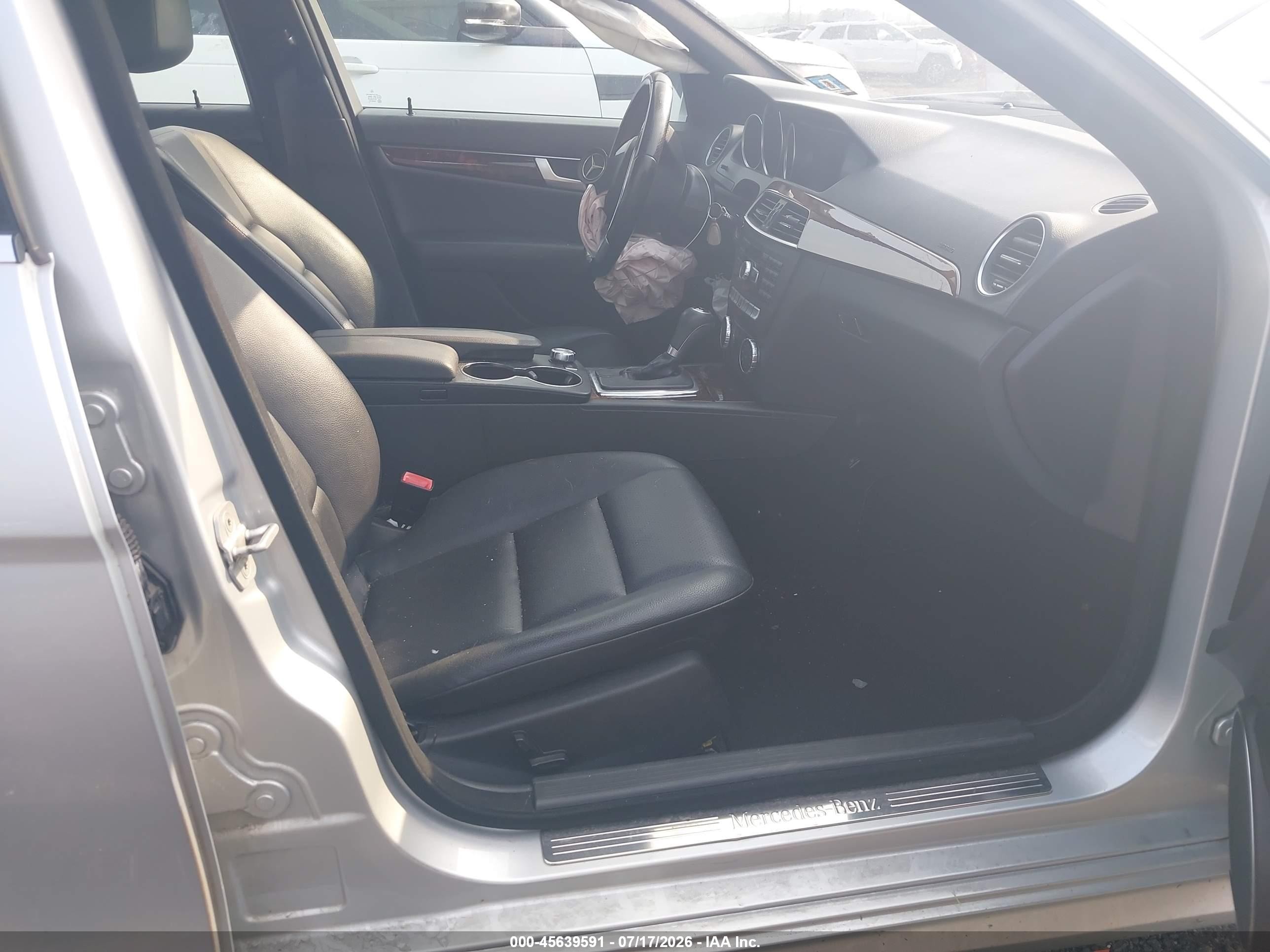 2014 Mercedes-benz C 300 Sport 4matic Silver vin: WDDGF8AB1EG185398