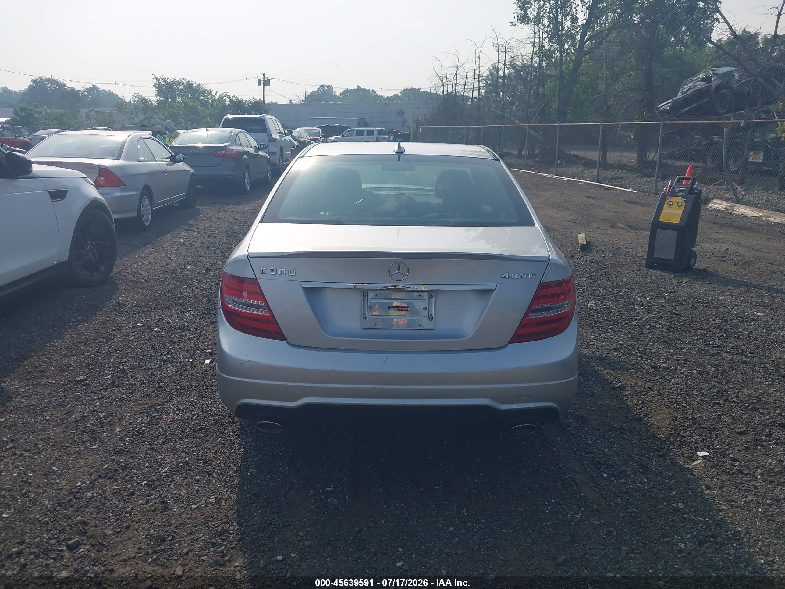 2014 Mercedes-benz C 300 Sport 4matic Silver vin: WDDGF8AB1EG185398