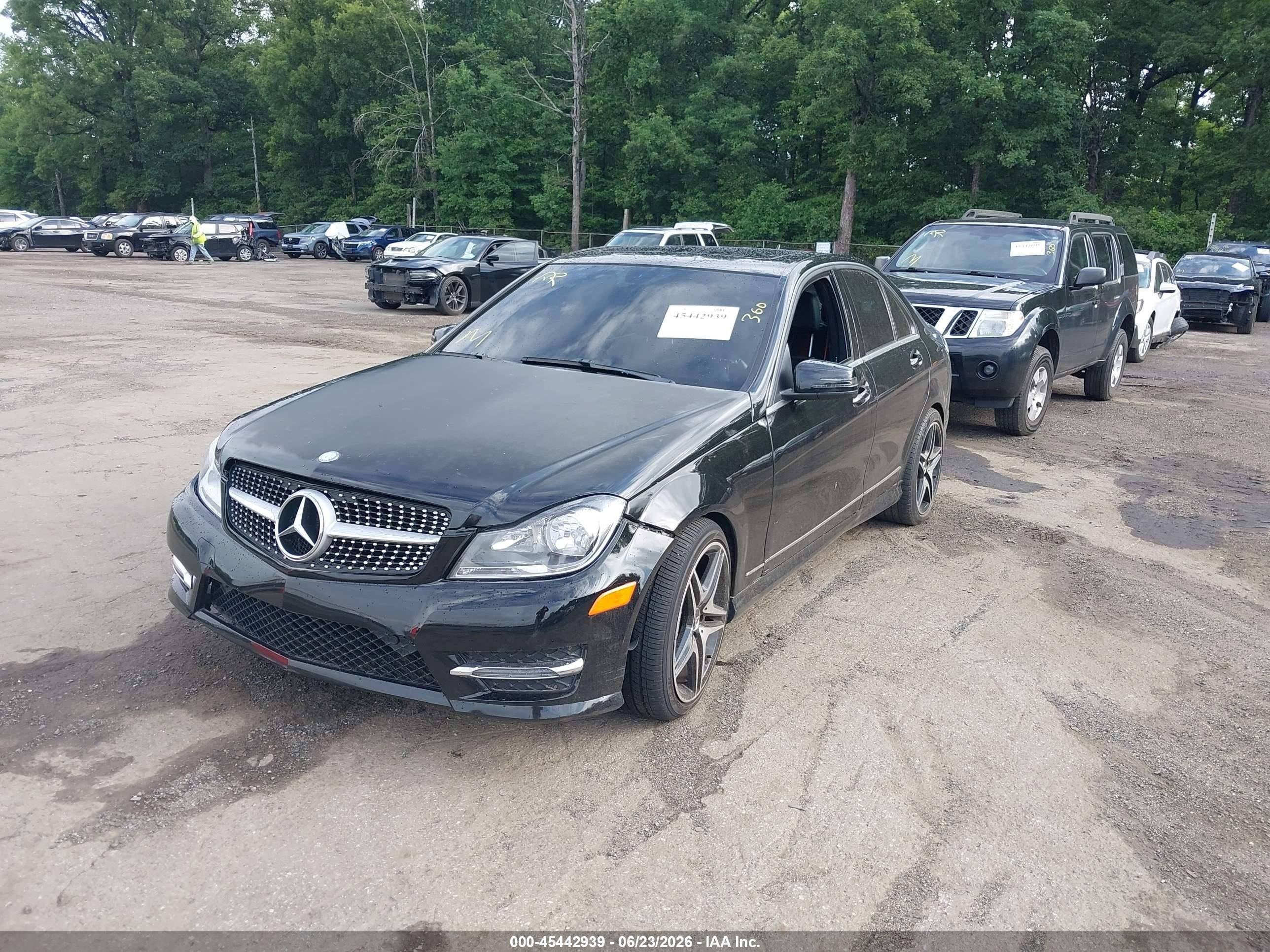 2014 Mercedes-benz C 300 Sport 4matic Черный vin: WDDGF8AB1ER307701