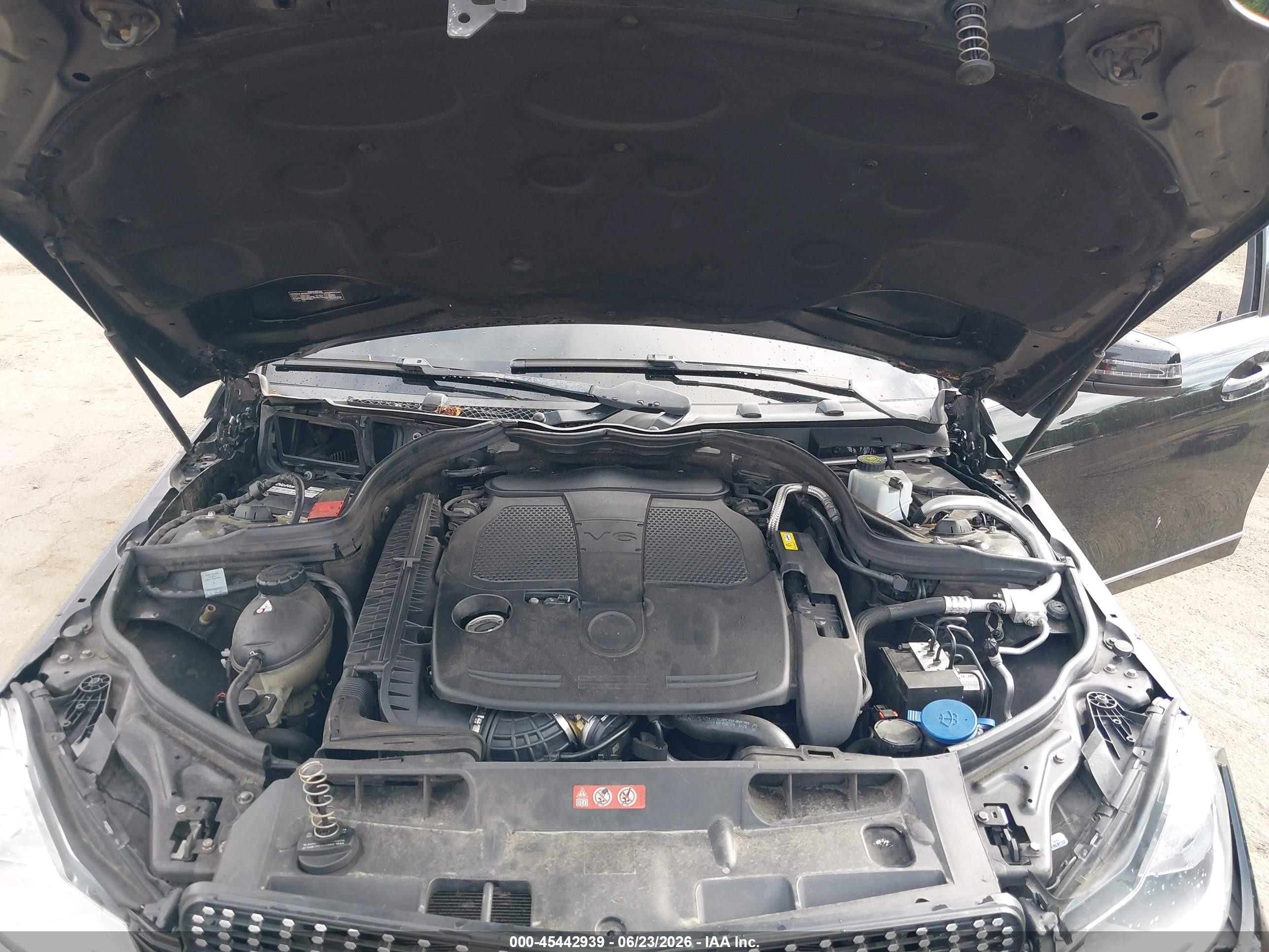 2014 Mercedes-benz C 300 Sport 4matic Черный vin: WDDGF8AB1ER307701