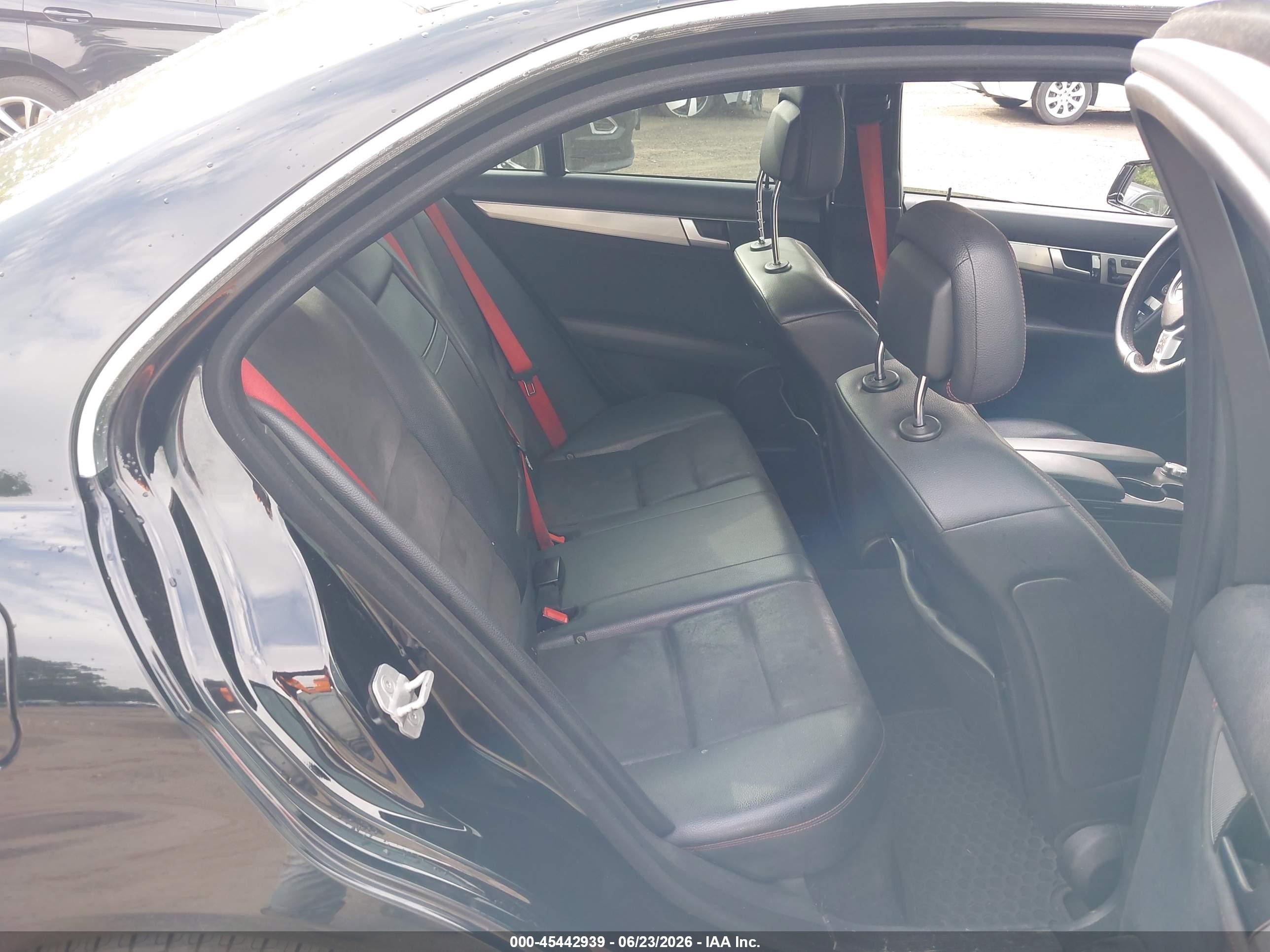 2014 Mercedes-benz C 300 Sport 4matic Черный vin: WDDGF8AB1ER307701