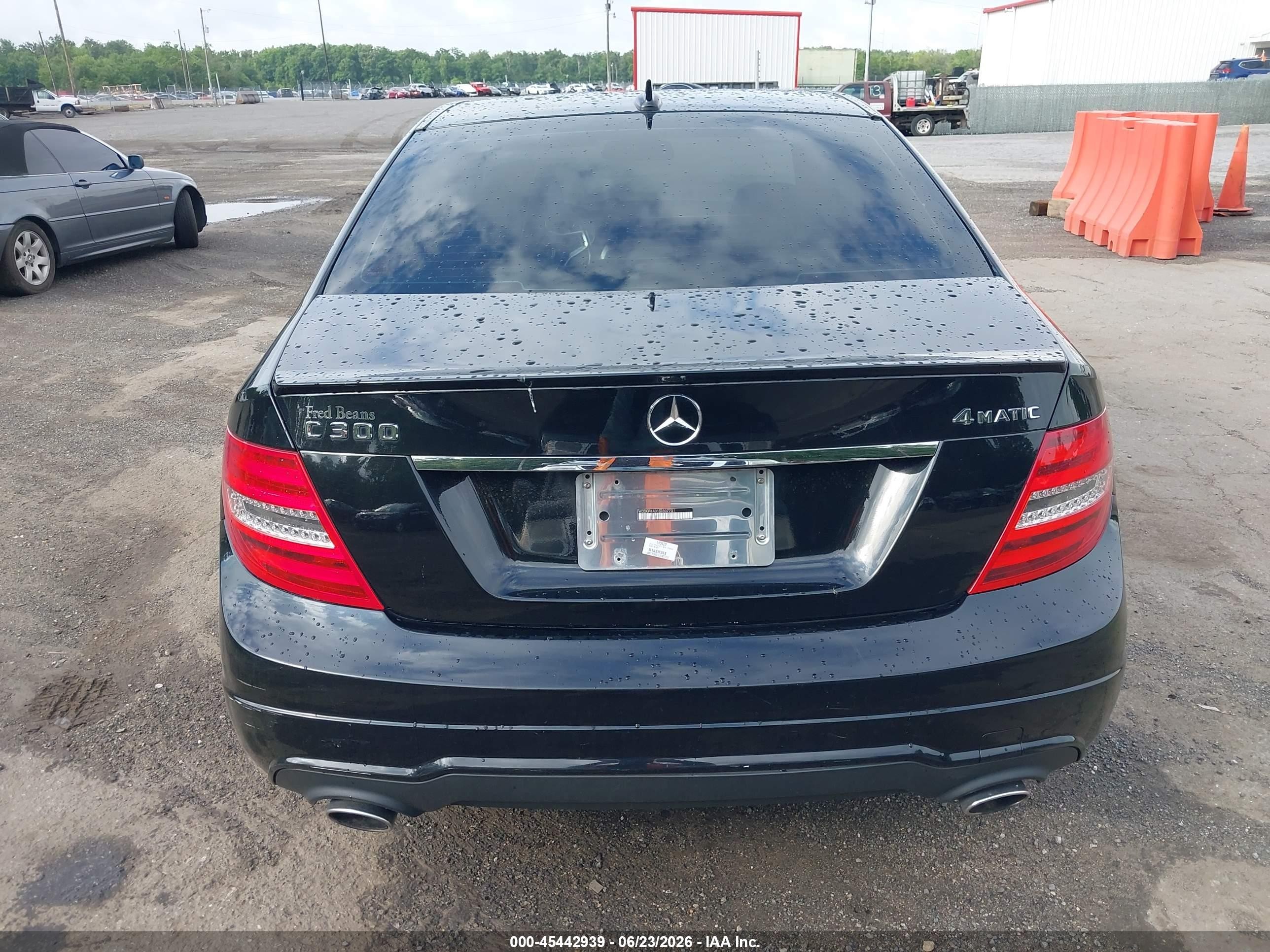 2014 Mercedes-benz C 300 Sport 4matic Черный vin: WDDGF8AB1ER307701