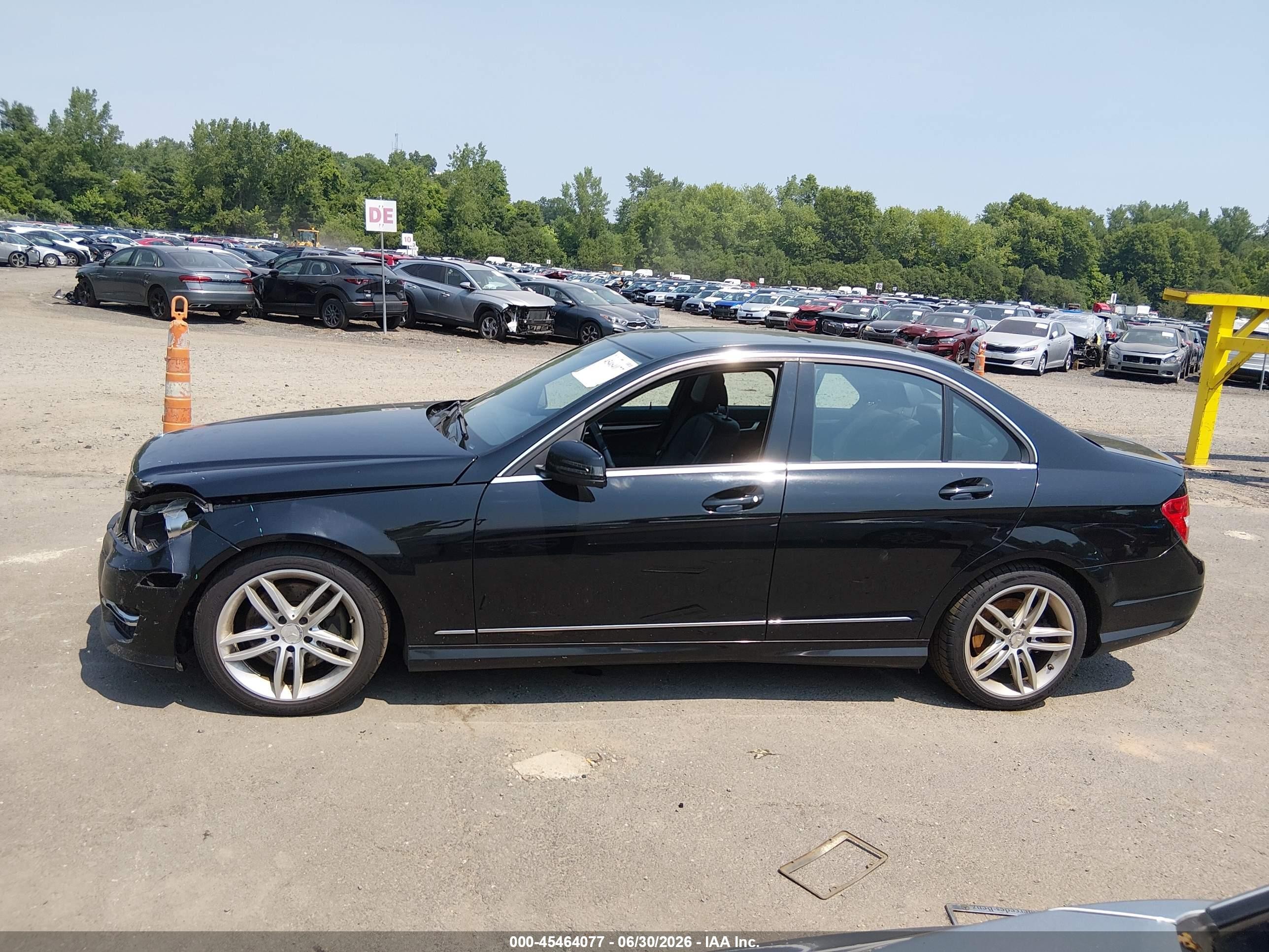 2013 Mercedes-benz C 300 Sport 4matic Black vin: WDDGF8AB2DA878496