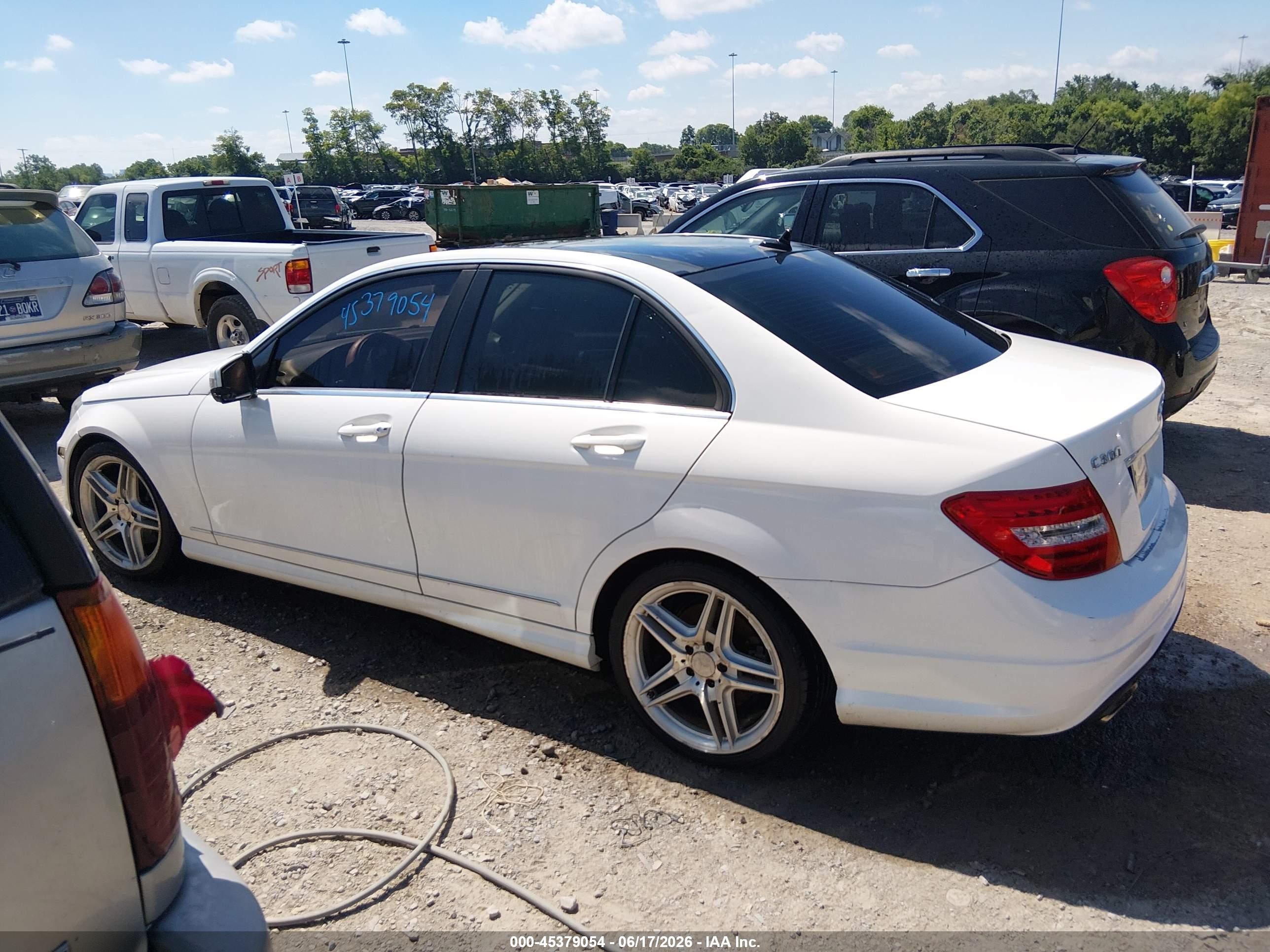 2013 Mercedes-benz C 300 Sport 4matic White vin: WDDGF8AB2DG070873