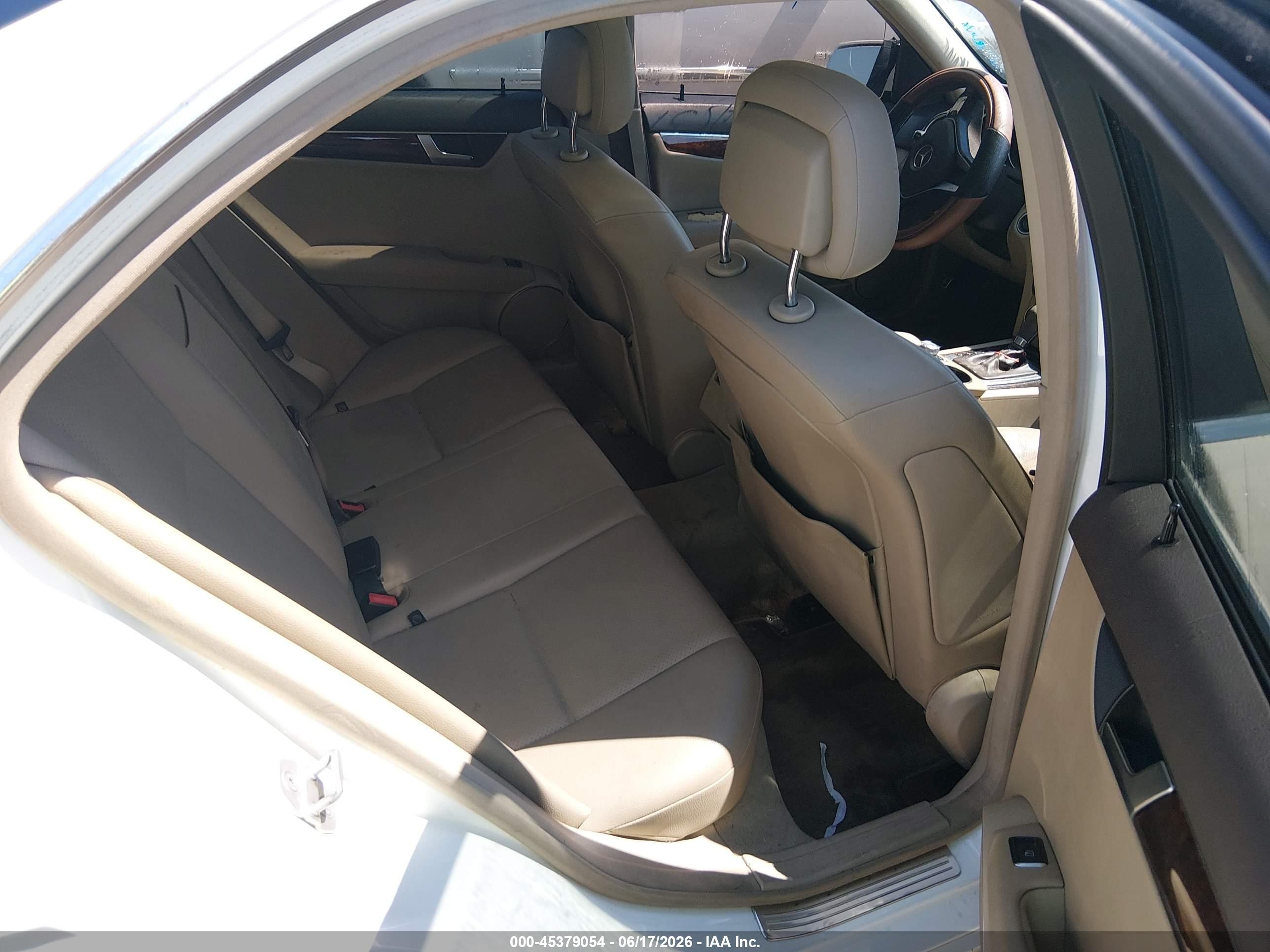 2013 Mercedes-benz C 300 Sport 4matic White vin: WDDGF8AB2DG070873