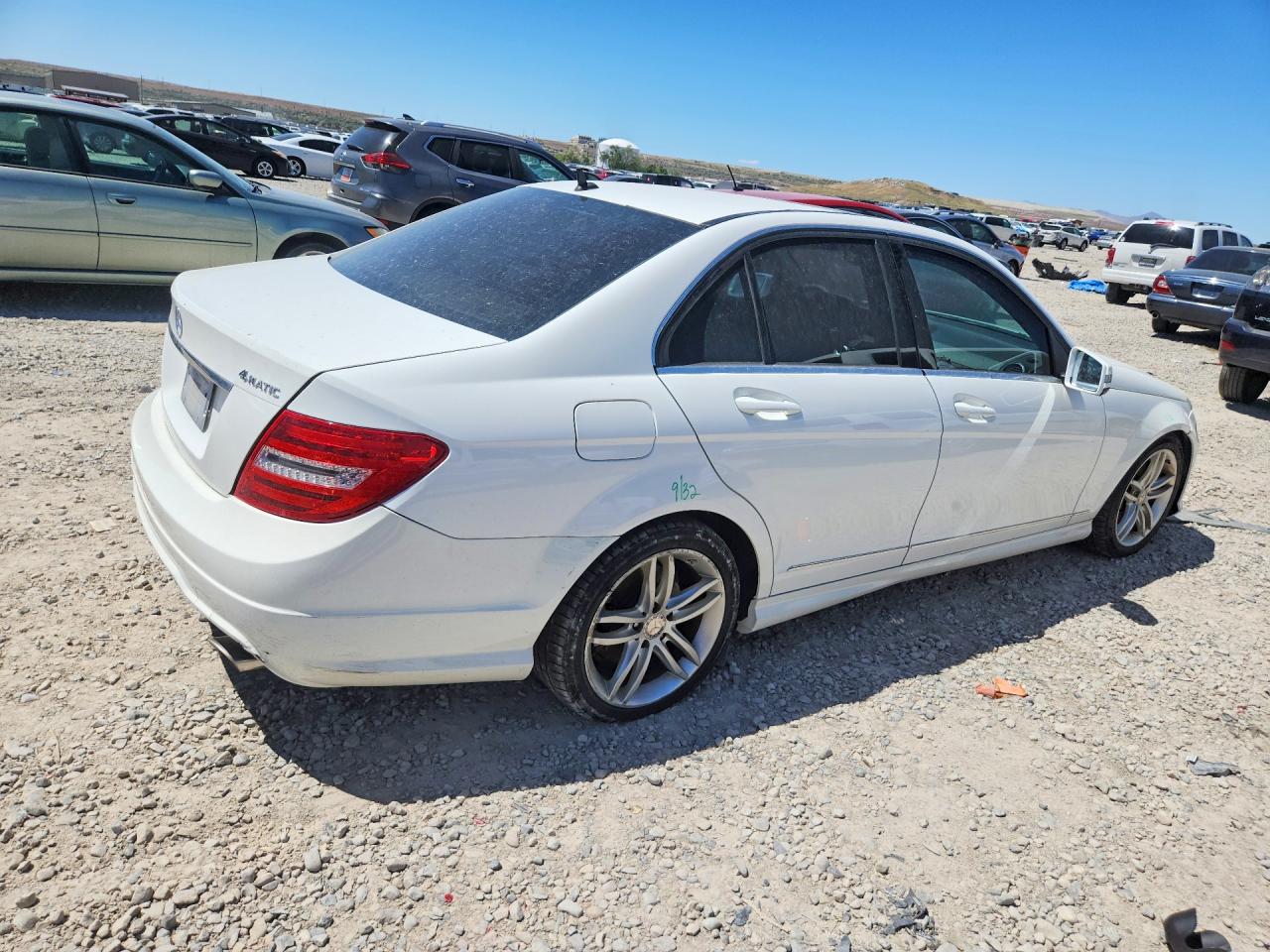2013 Mercedes-benz C 300 4matic Белый vin: WDDGF8AB2DR242615