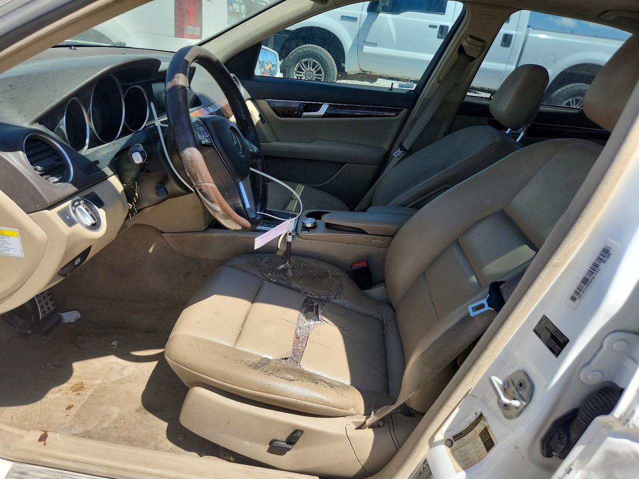 2013 Mercedes-benz C 300 4matic Белый vin: WDDGF8AB2DR242615