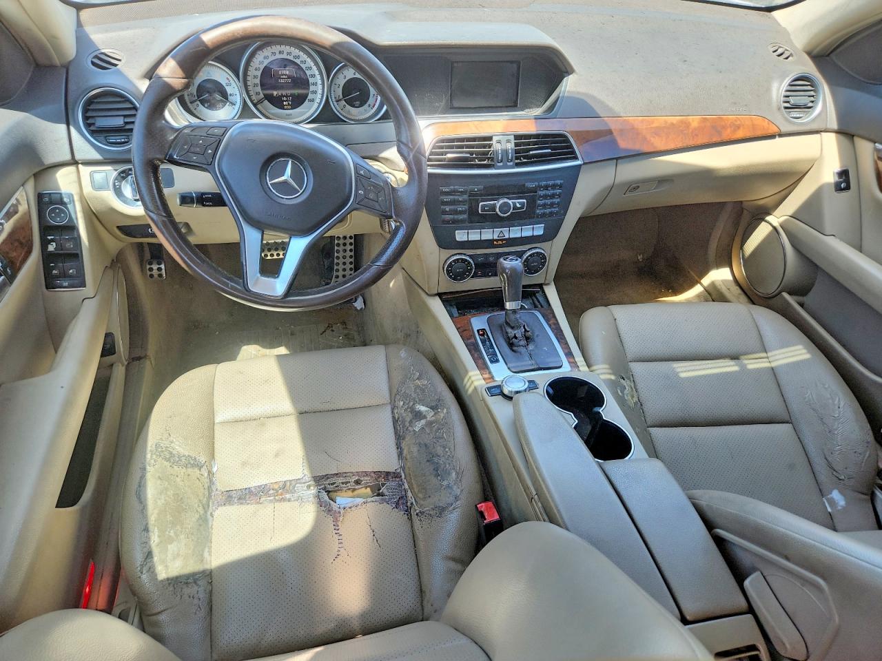 2013 Mercedes-benz C 300 4matic Белый vin: WDDGF8AB2DR242615