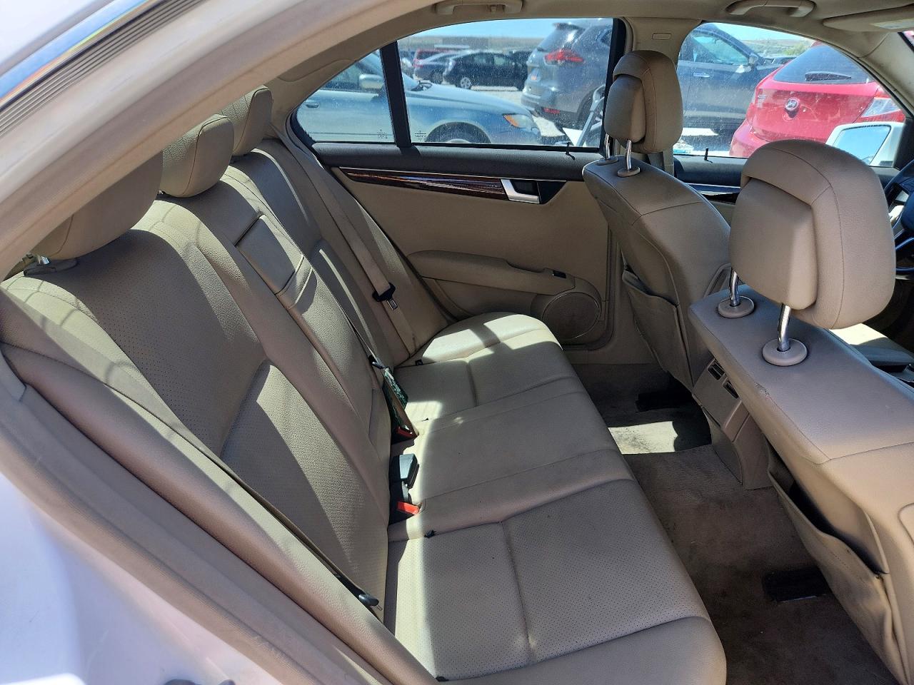 2013 Mercedes-benz C 300 4matic Белый vin: WDDGF8AB2DR242615