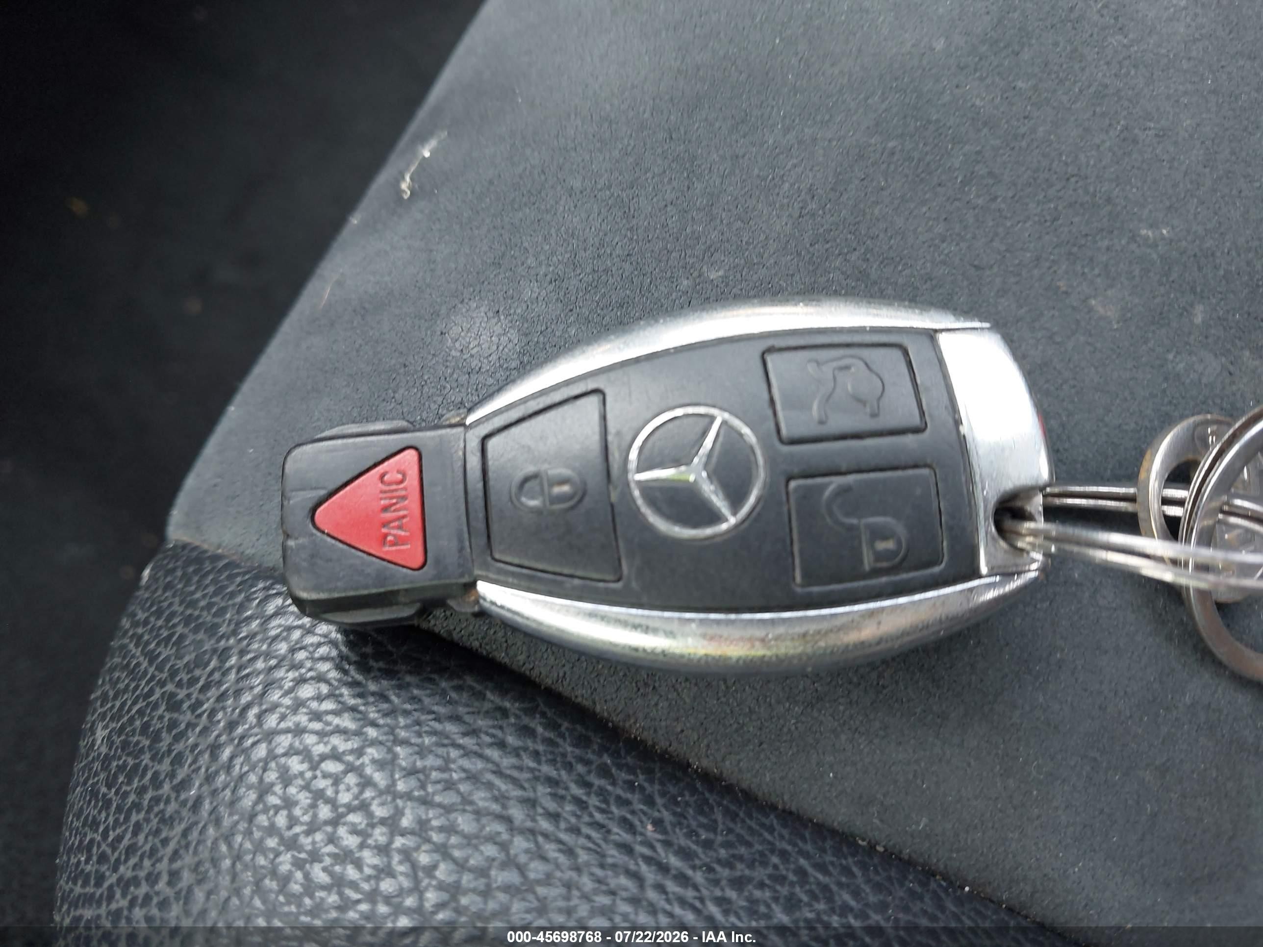 2013 Mercedes-benz C 300 Sport 4matic Black vin: WDDGF8AB2DR244302