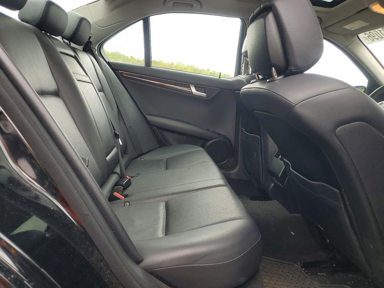2013 Mercedes-benz C 300 4matic Black vin: WDDGF8AB2DR257485
