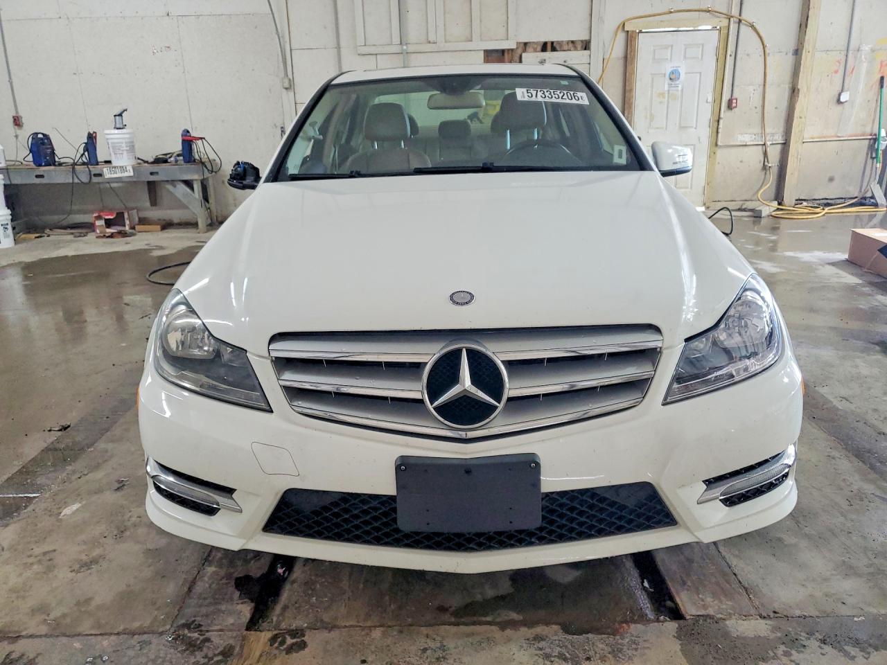 2013 Mercedes-benz C 300 4matic White vin: WDDGF8AB2DR262699