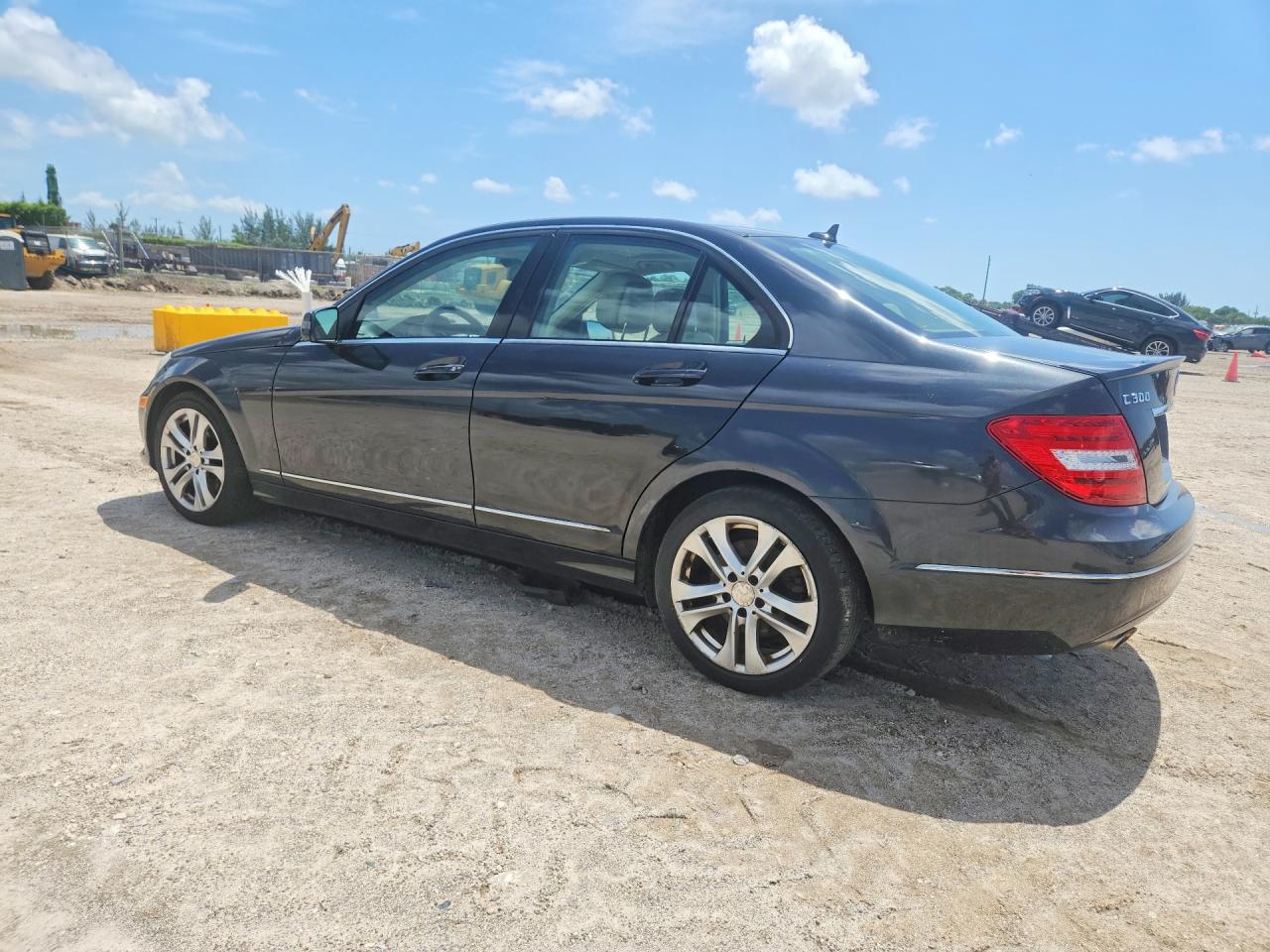 2013 Mercedes-benz C 300 4matic Black vin: WDDGF8AB2DR263285