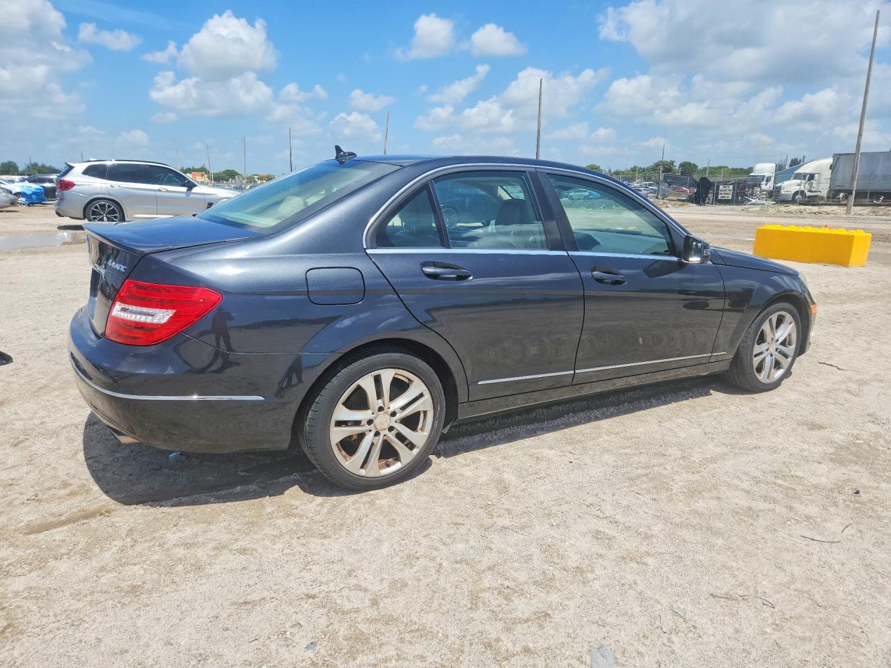 2013 Mercedes-benz C 300 4matic Black vin: WDDGF8AB2DR263285