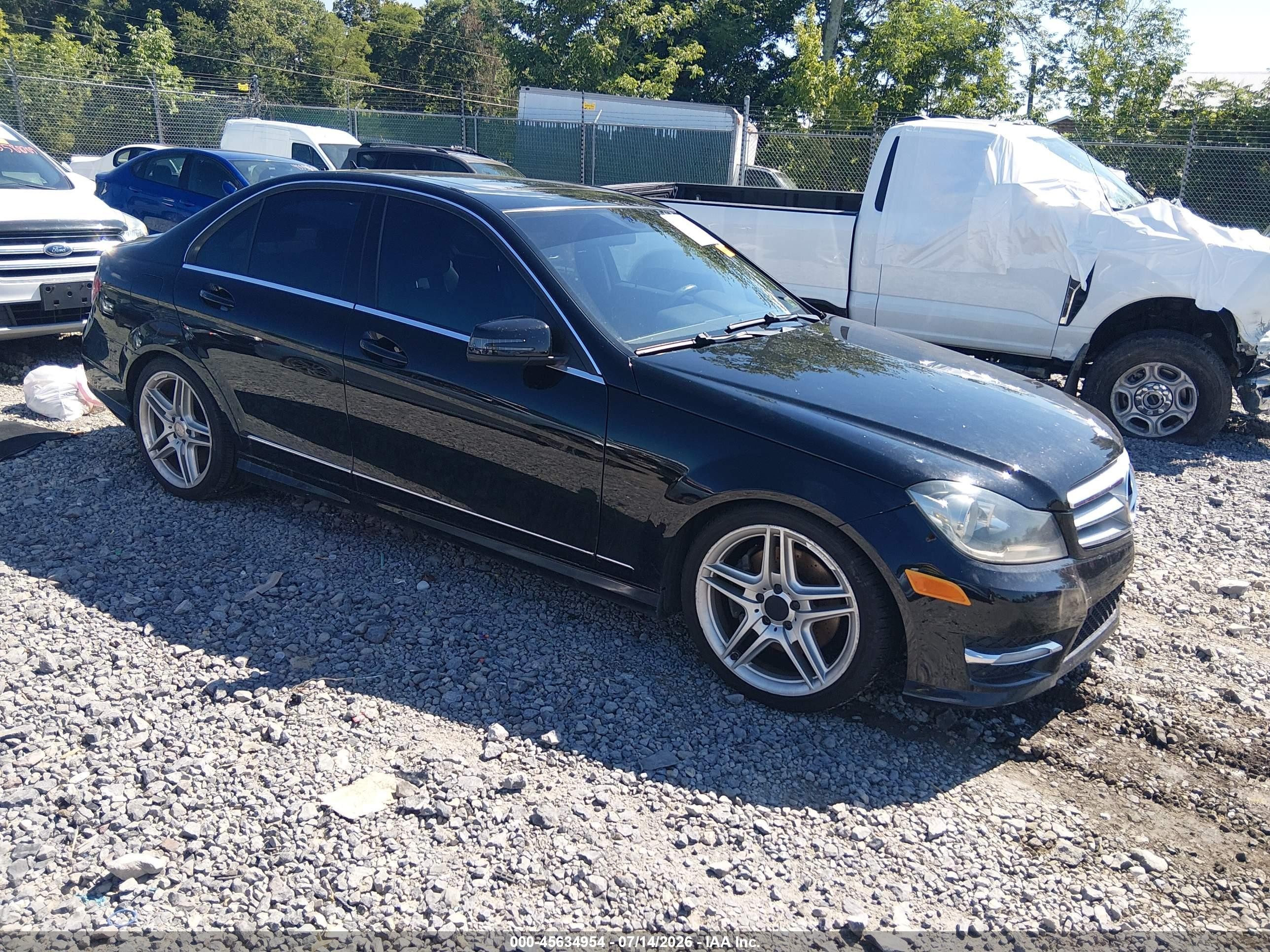 2013 Mercedes-benz C 300 Sport 4matic Black vin: WDDGF8AB2DR267143