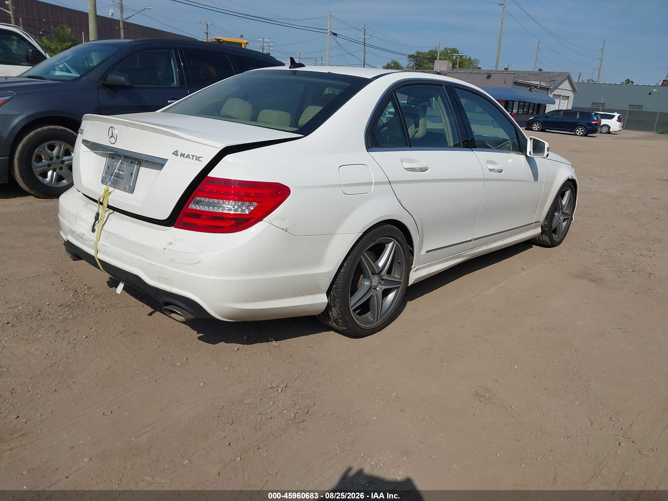 2013 Mercedes-benz C 300 Sport 4matic White vin: WDDGF8AB2DR267482