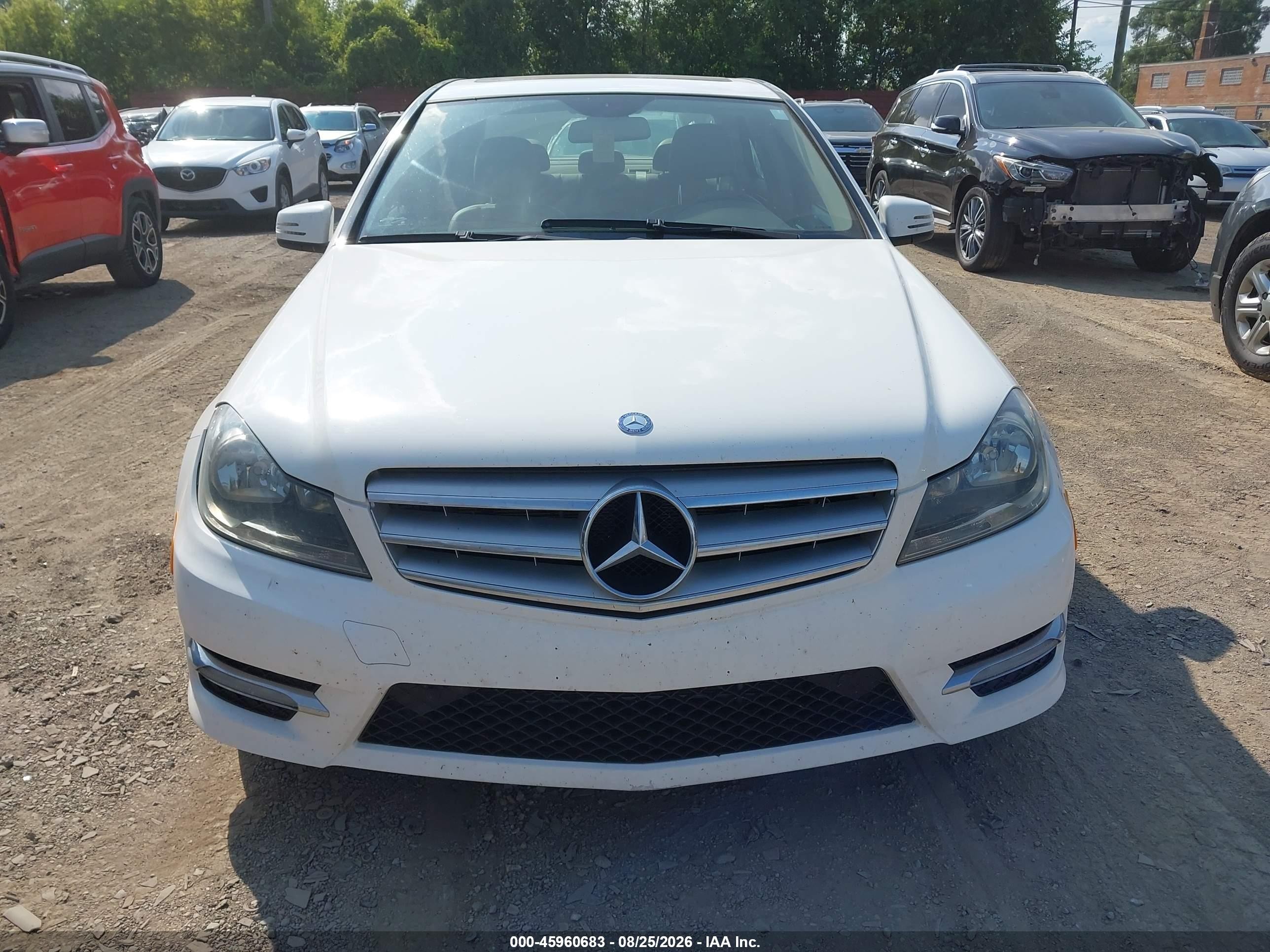 2013 Mercedes-benz C 300 Sport 4matic White vin: WDDGF8AB2DR267482