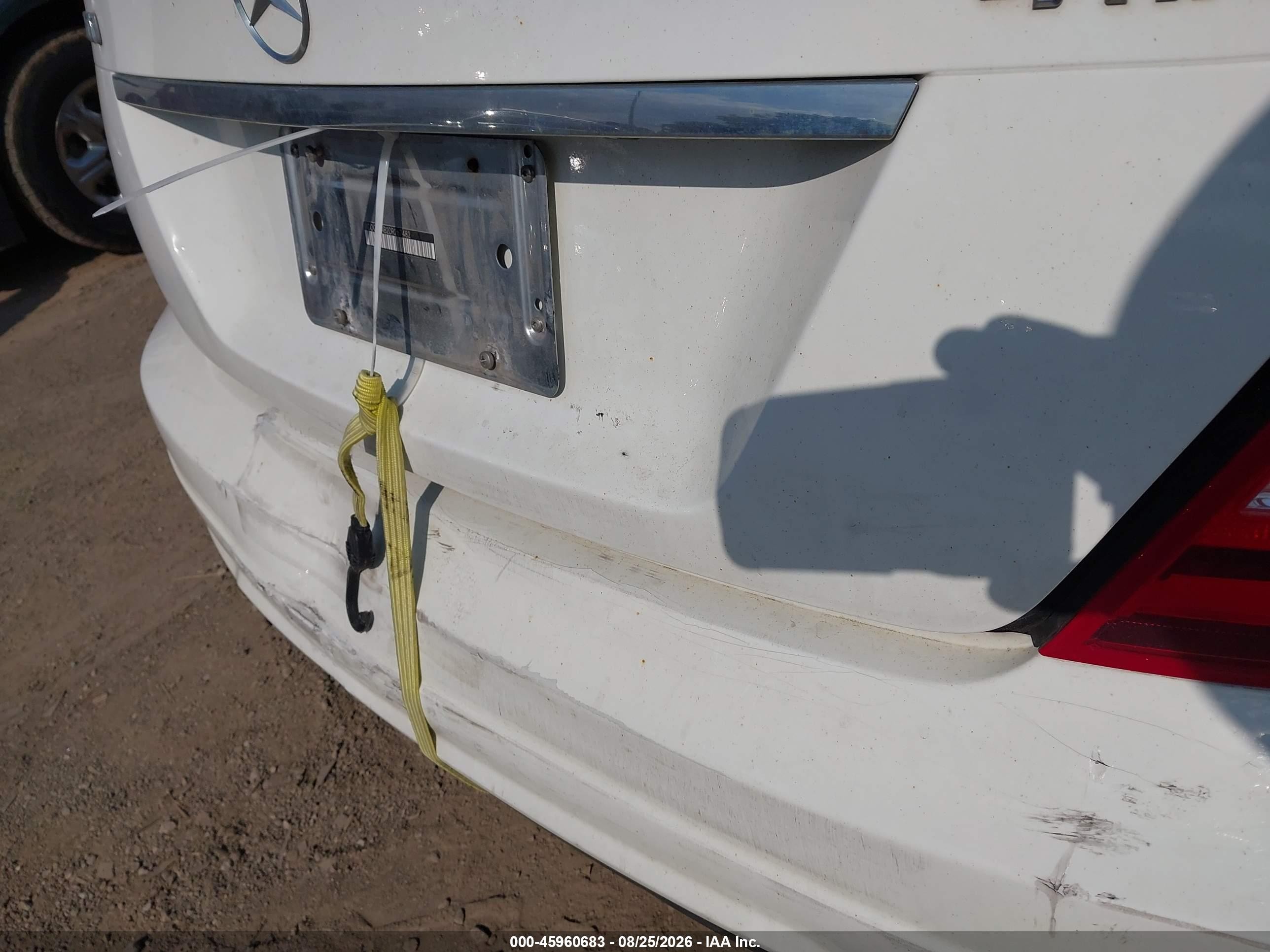 2013 Mercedes-benz C 300 Sport 4matic White vin: WDDGF8AB2DR267482