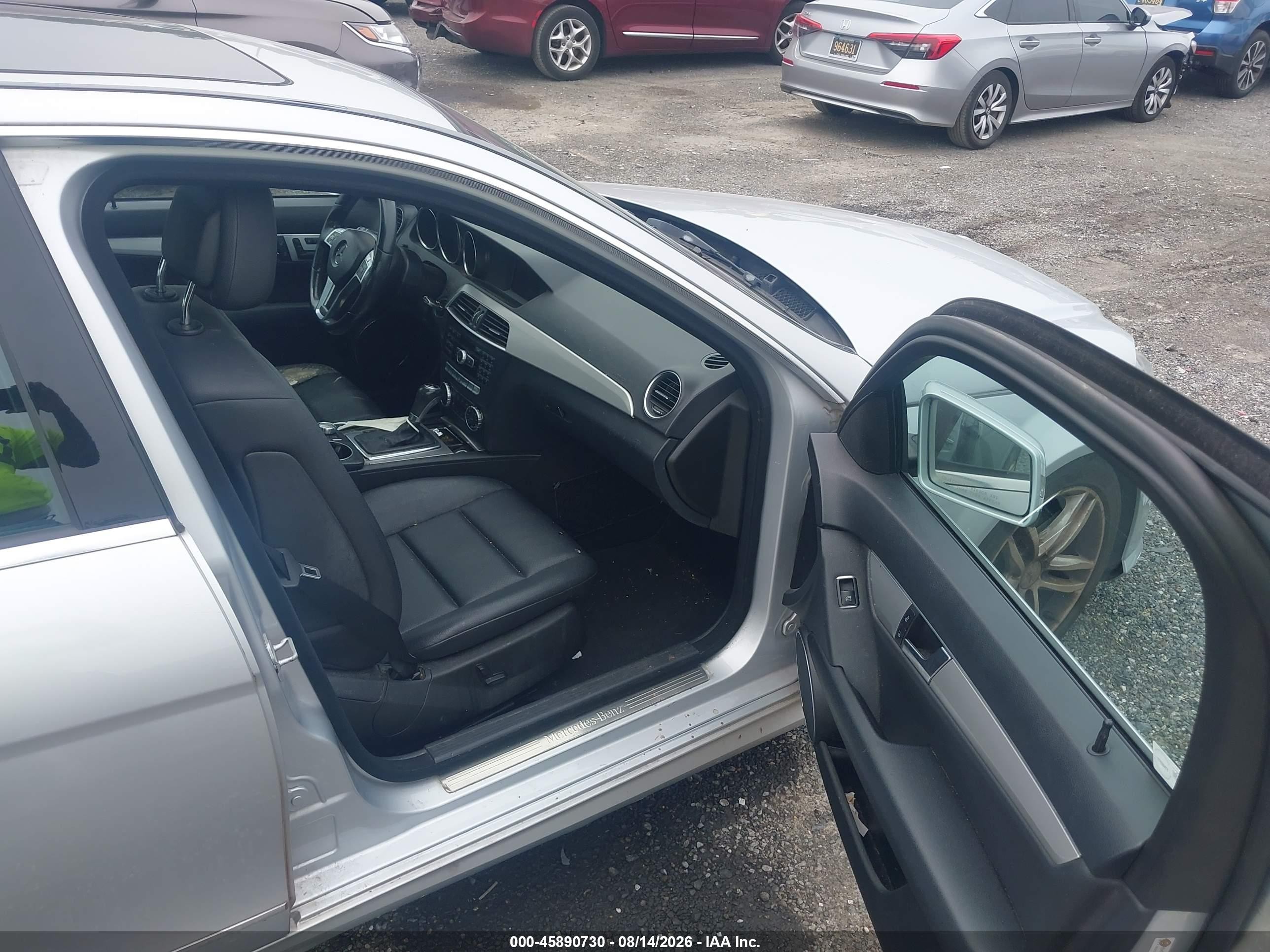 2013 Mercedes-benz C 300 Sport 4matic Серебряный vin: WDDGF8AB2DR280765