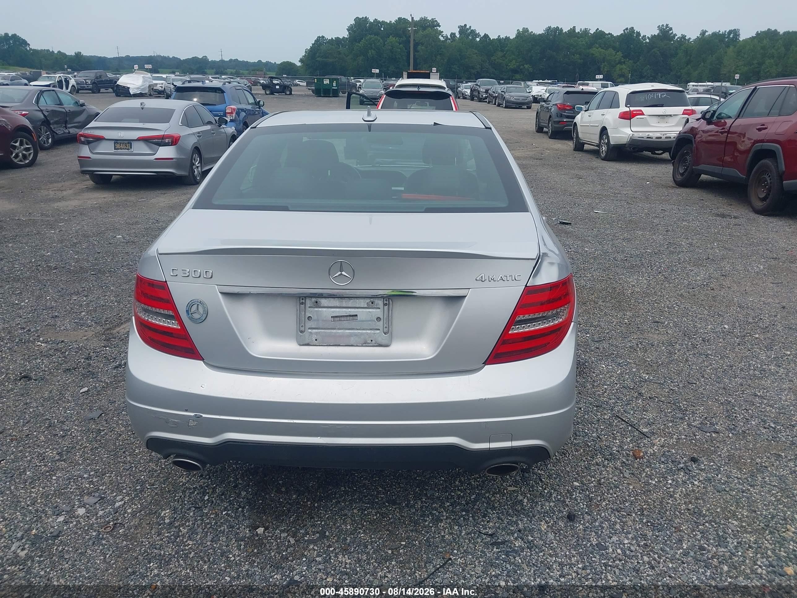 2013 Mercedes-benz C 300 Sport 4matic Серебряный vin: WDDGF8AB2DR280765