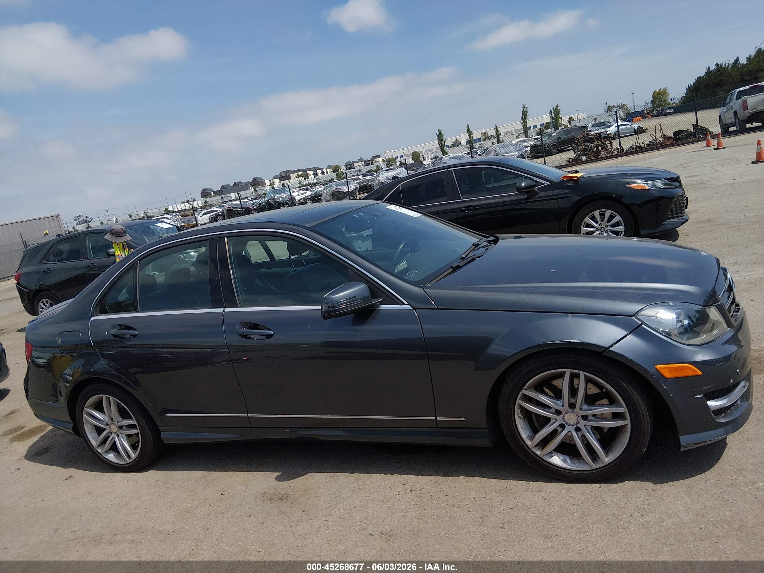2013 Mercedes-benz C 300 Sport 4matic Gray vin: WDDGF8AB2DR283701