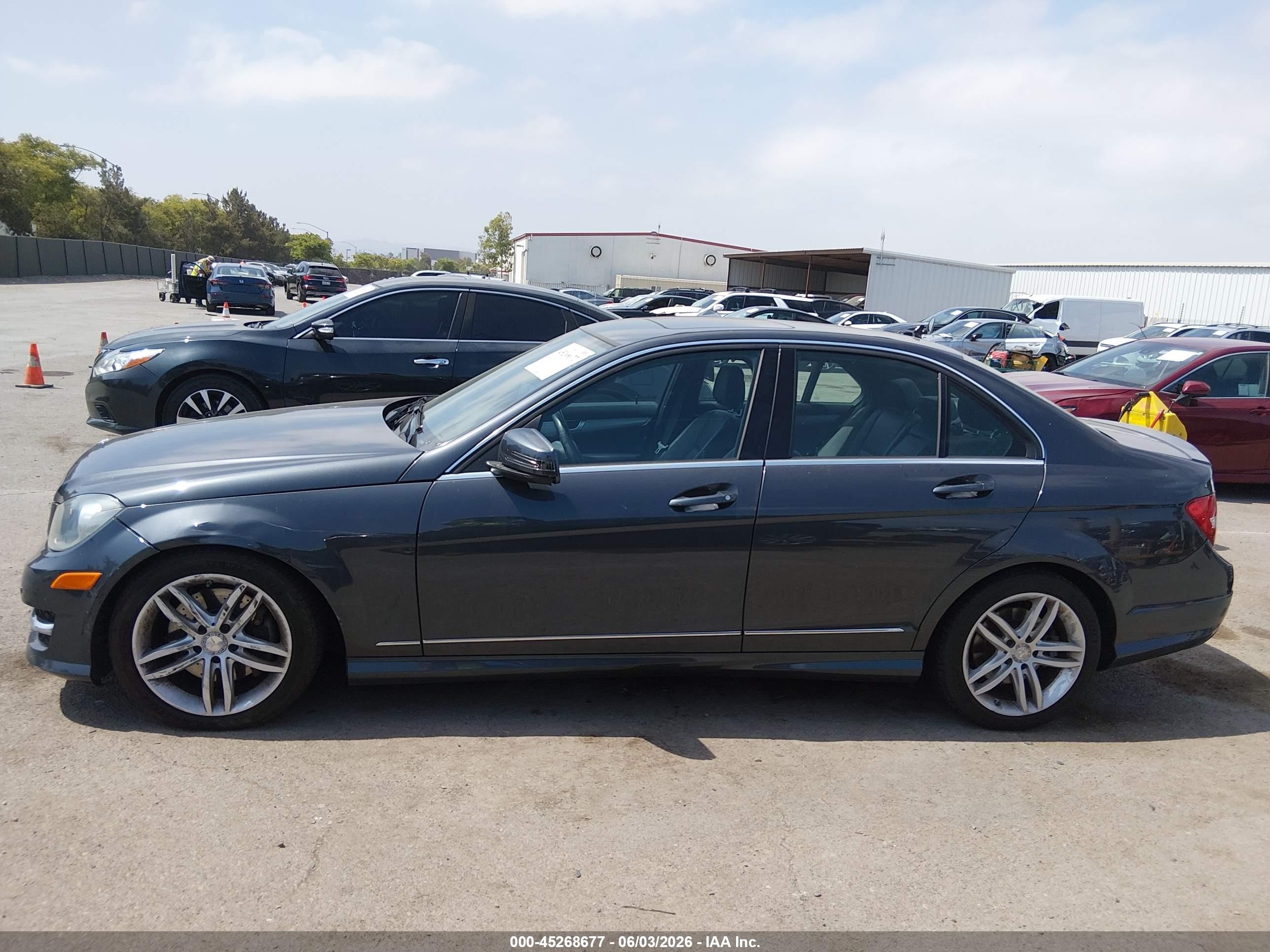 2013 Mercedes-benz C 300 Sport 4matic Gray vin: WDDGF8AB2DR283701