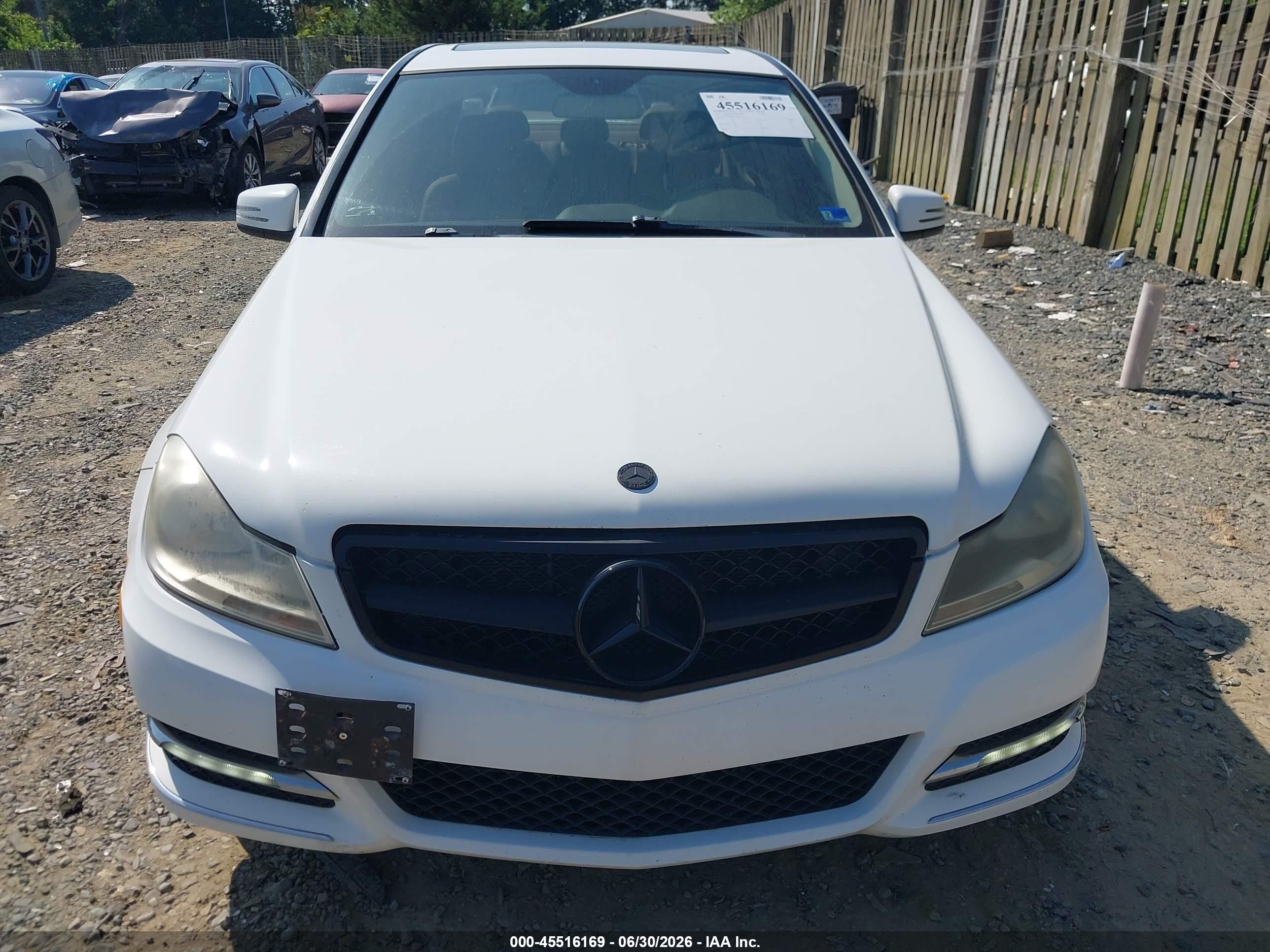 2013 Mercedes-benz C 300 Luxury 4matic White vin: WDDGF8AB2DR287232
