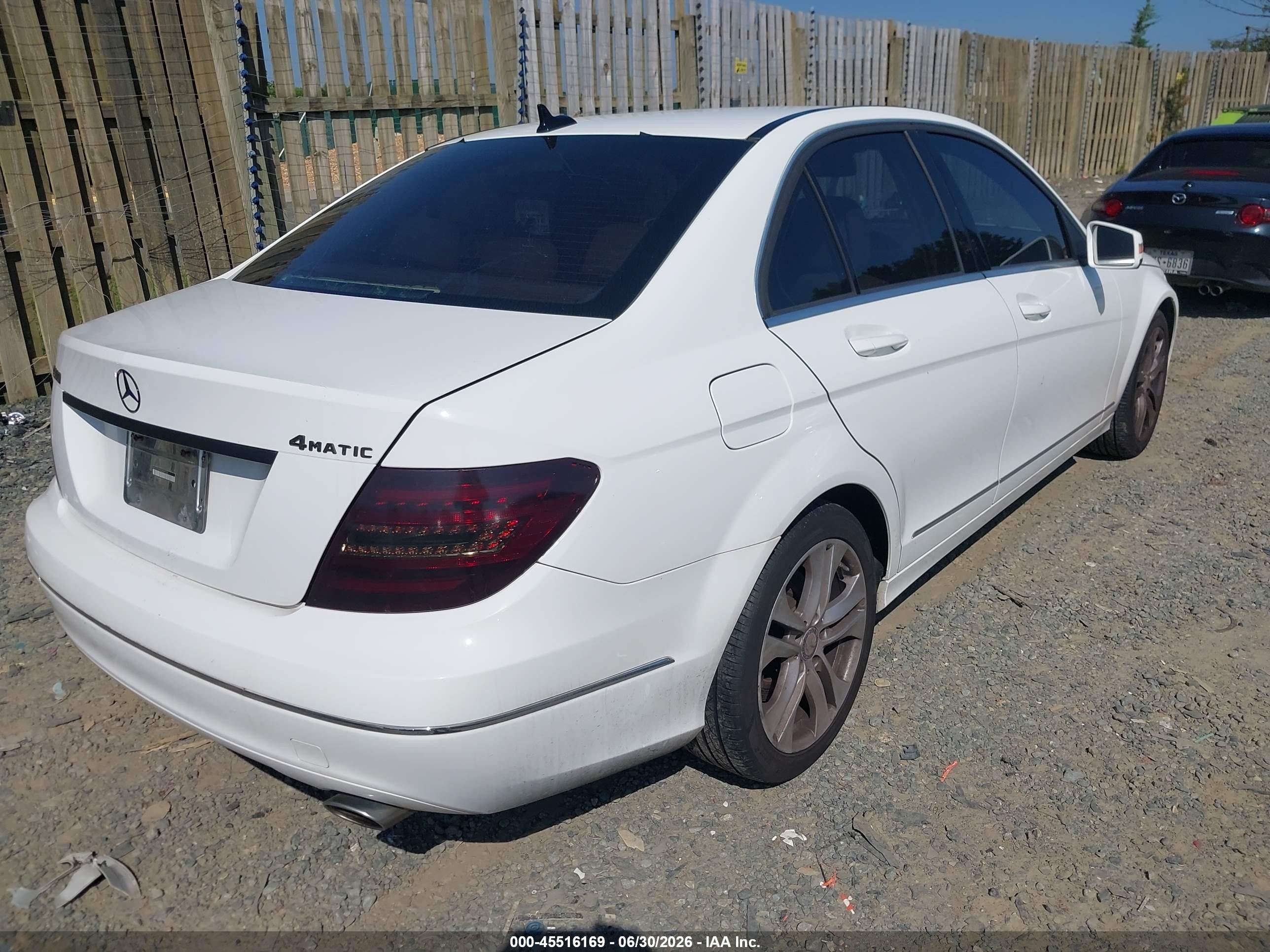 2013 Mercedes-benz C 300 Luxury 4matic White vin: WDDGF8AB2DR287232