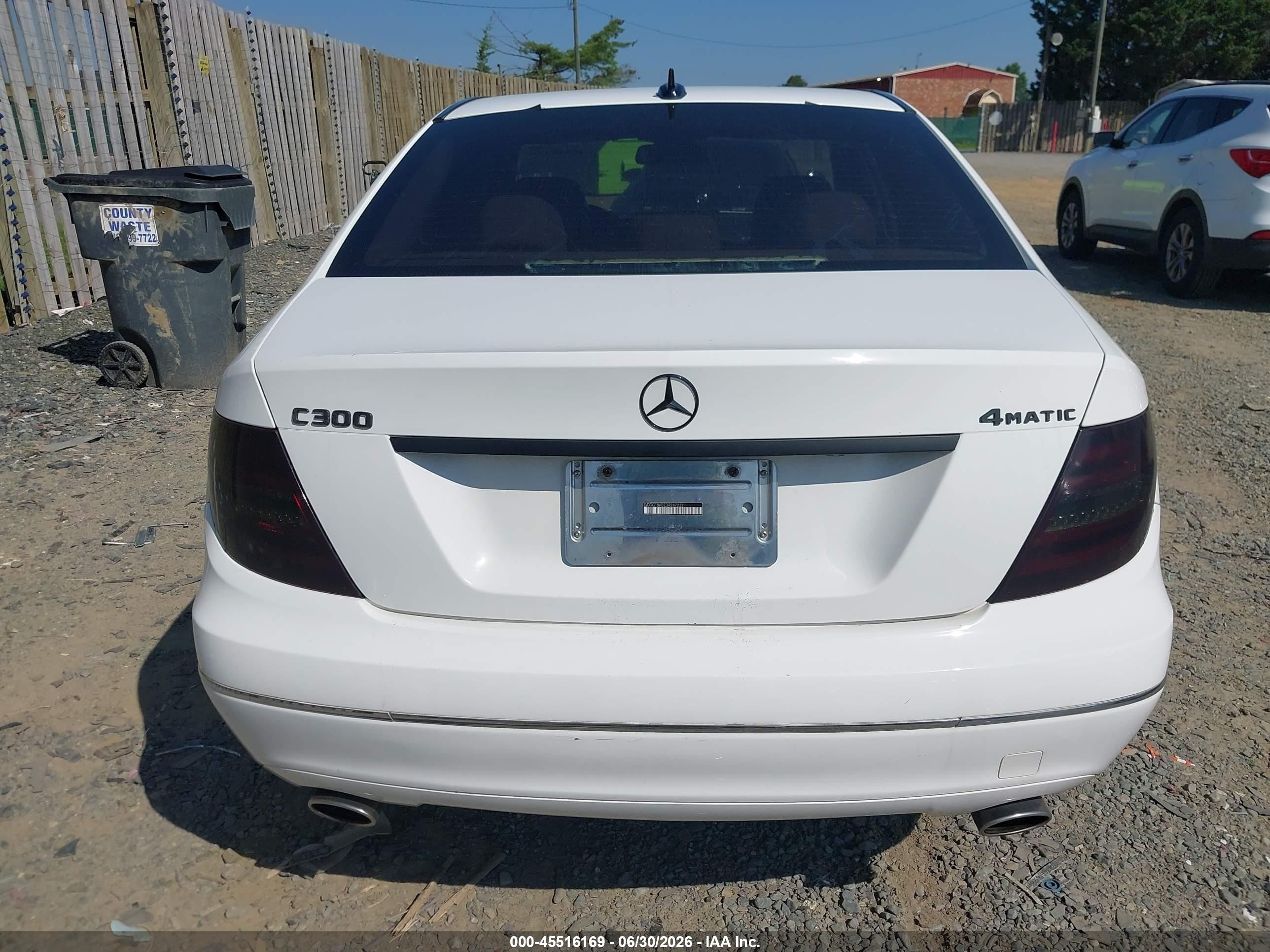 2013 Mercedes-benz C 300 Luxury 4matic White vin: WDDGF8AB2DR287232