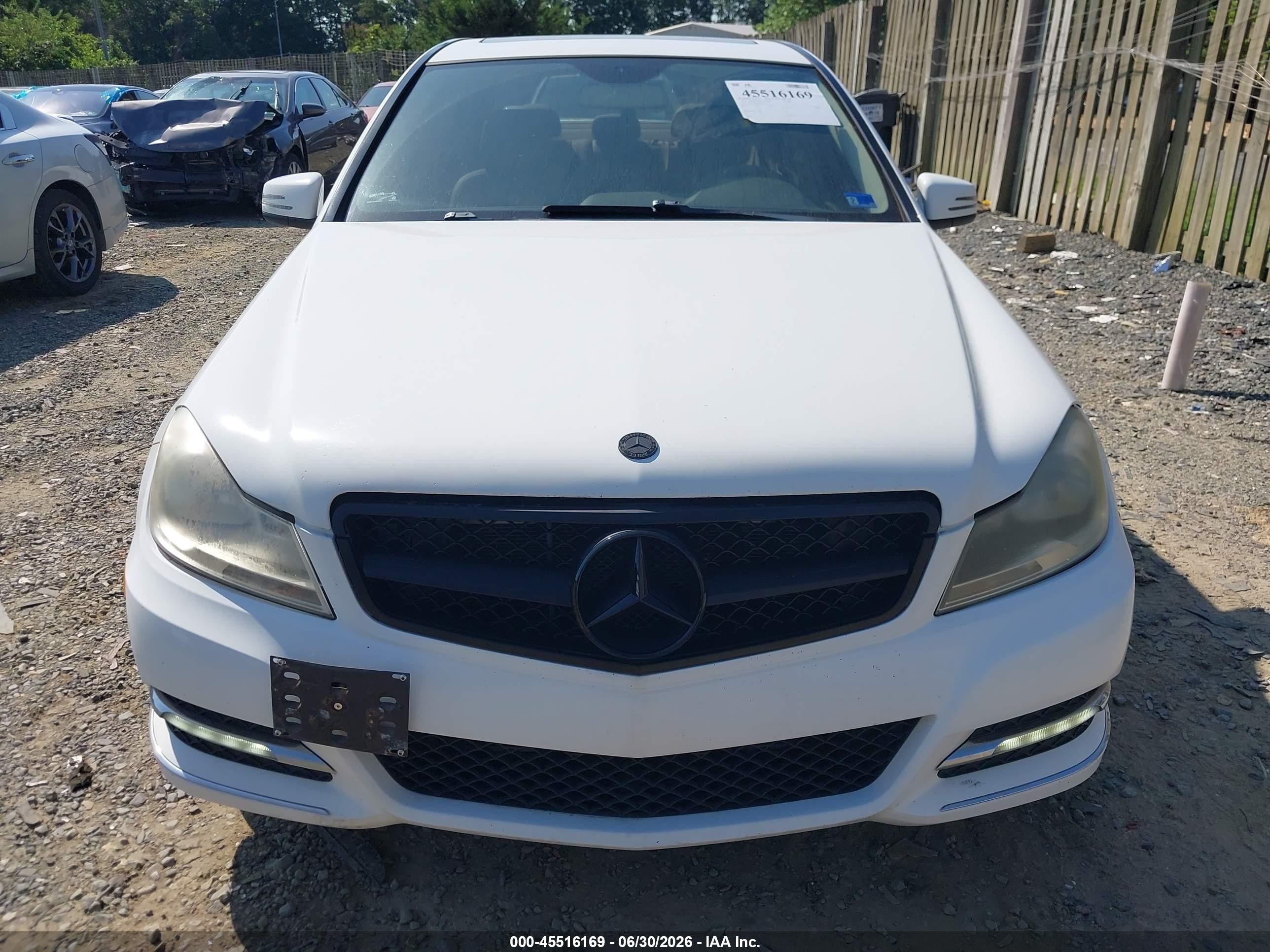 2013 Mercedes-benz C 300 Luxury 4matic White vin: WDDGF8AB2DR287232