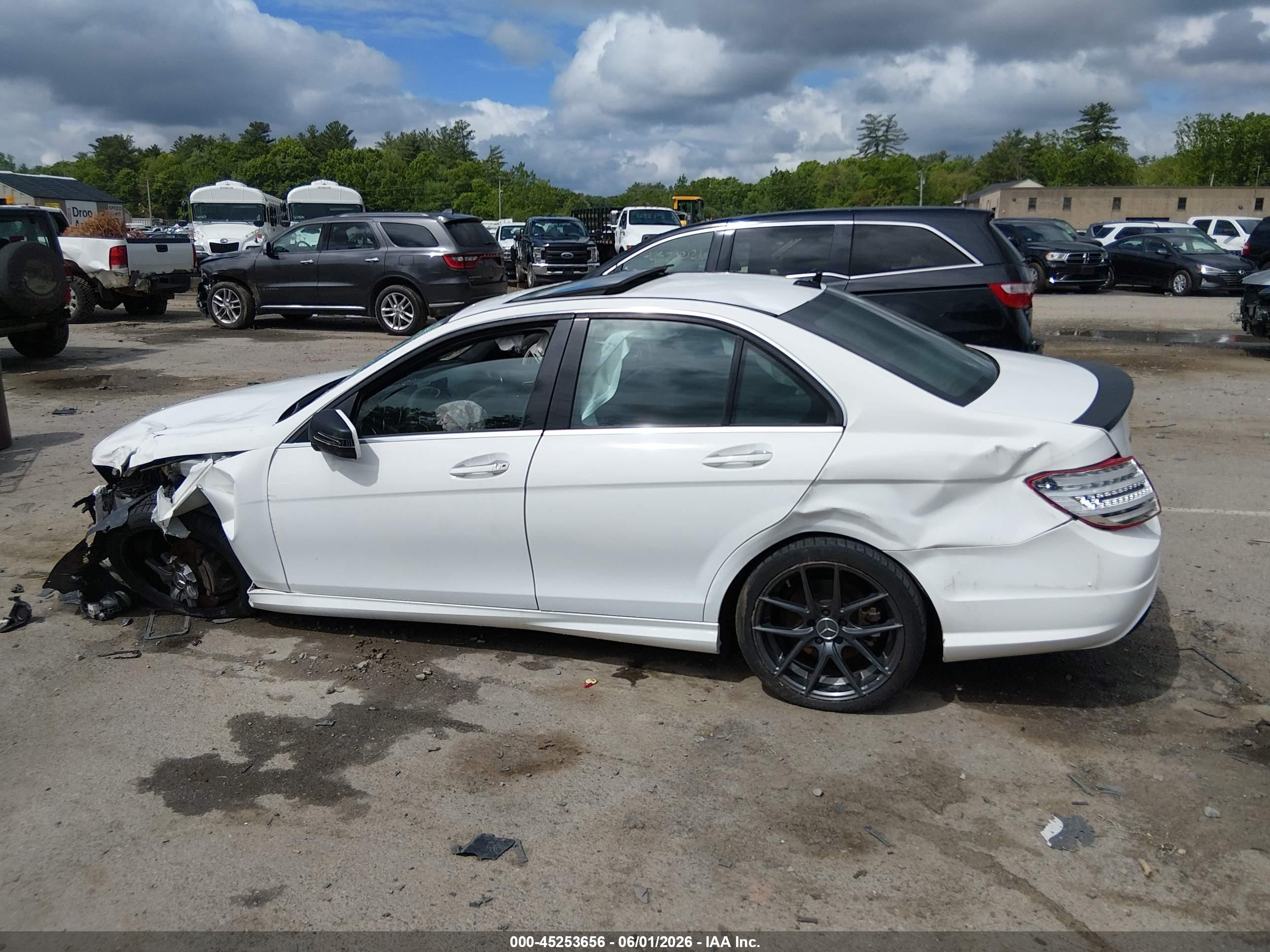 2013 Mercedes-benz C 300 Sport 4matic White vin: WDDGF8AB2DR289336