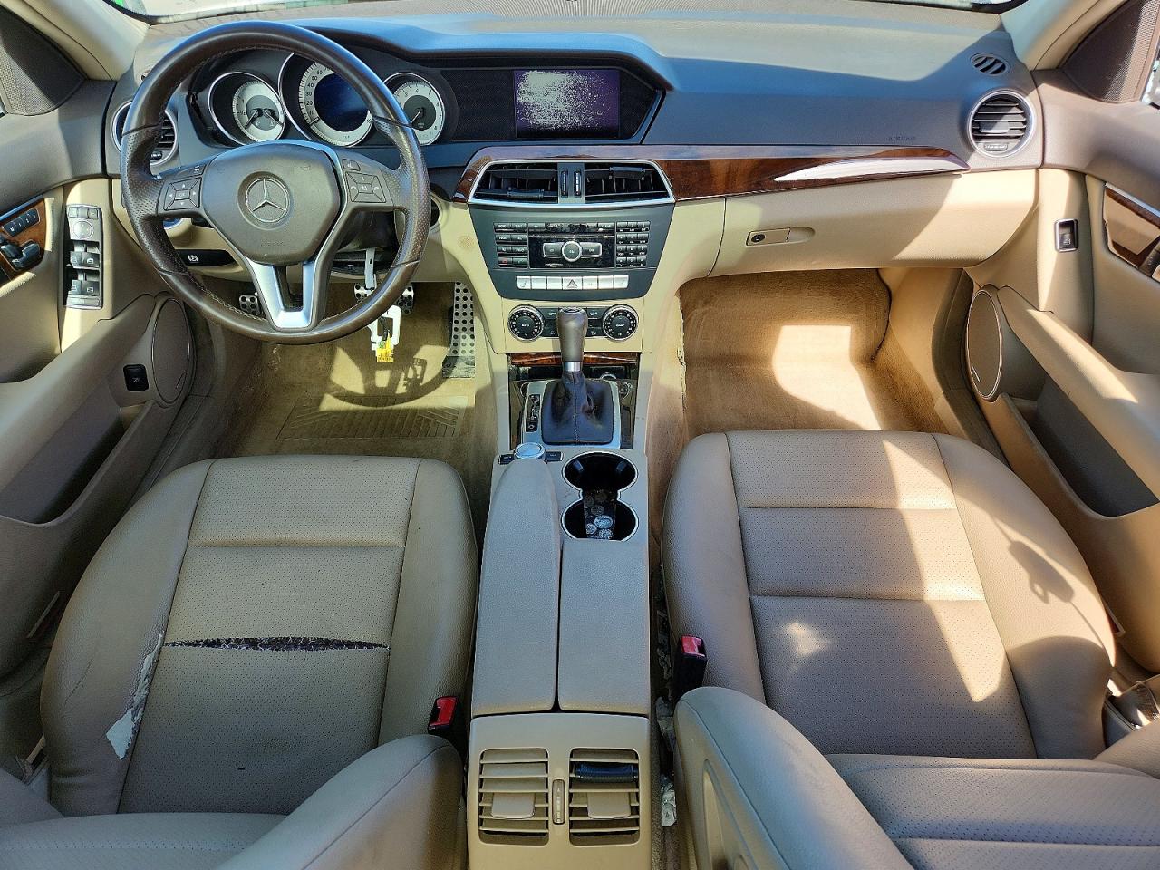2013 Mercedes-benz C 300 4matic White vin: WDDGF8AB2DR289448